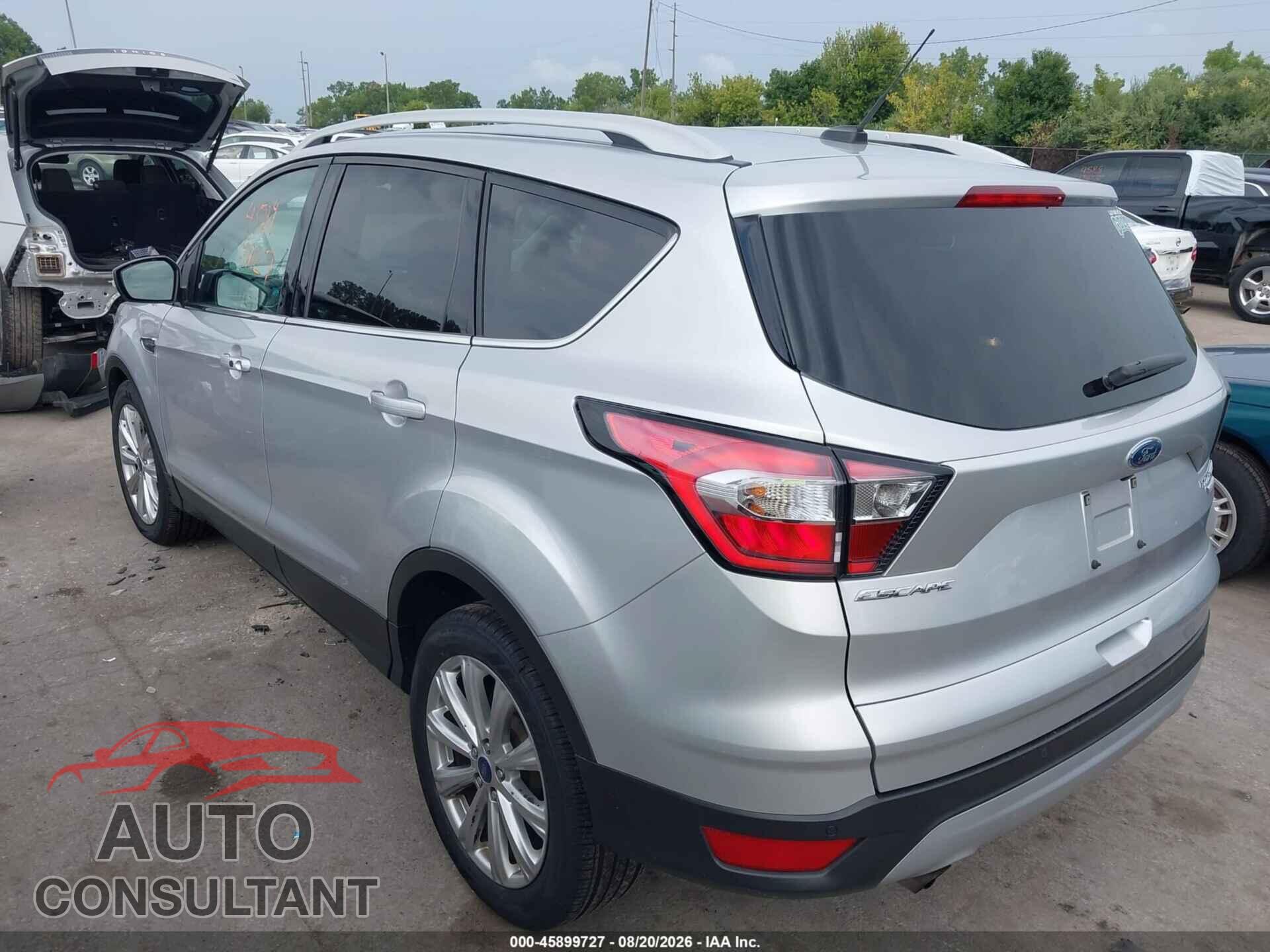 FORD ESCAPE 2017 - 1FMCU0JD8HUD26616