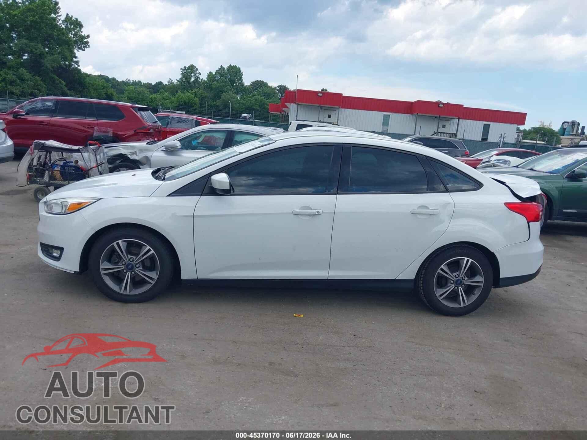 FORD FOCUS 2018 - 1FADP3F26JL226475