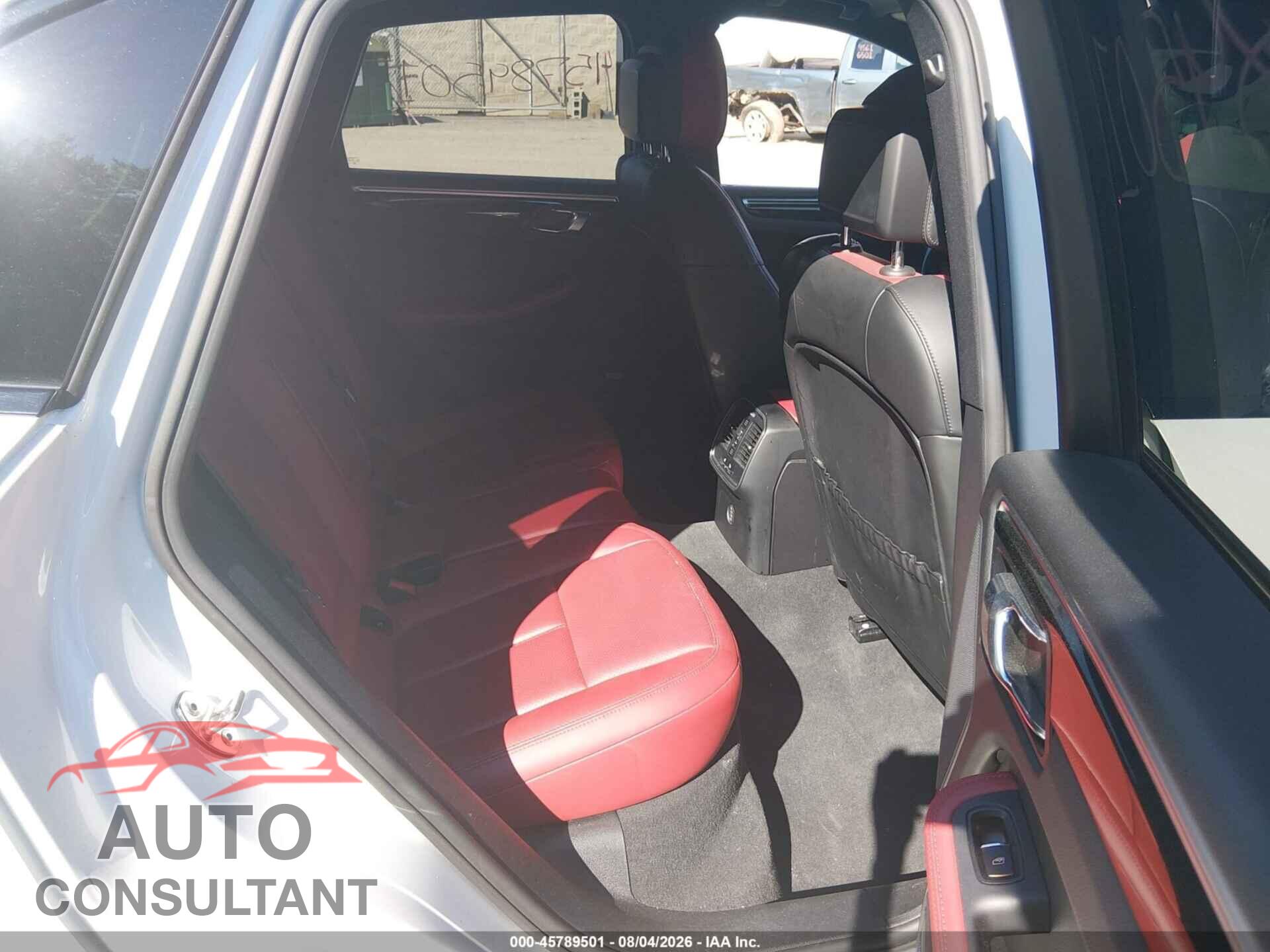 PORSCHE MACAN 2018 - WP1AG2A59JLB63329