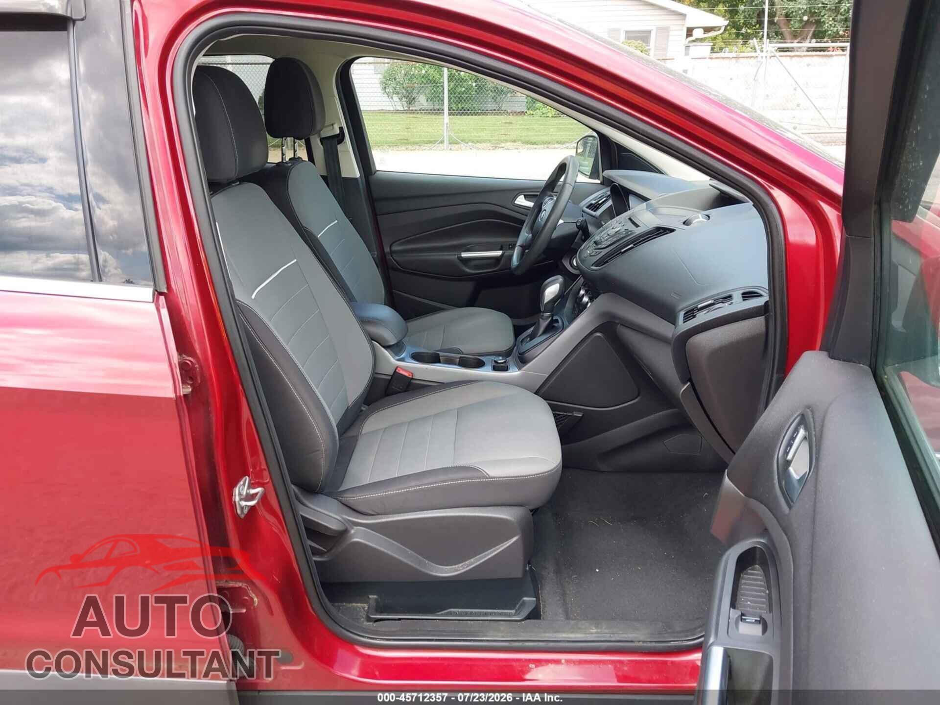 FORD ESCAPE 2015 - 1FMCU0G77FUC11424
