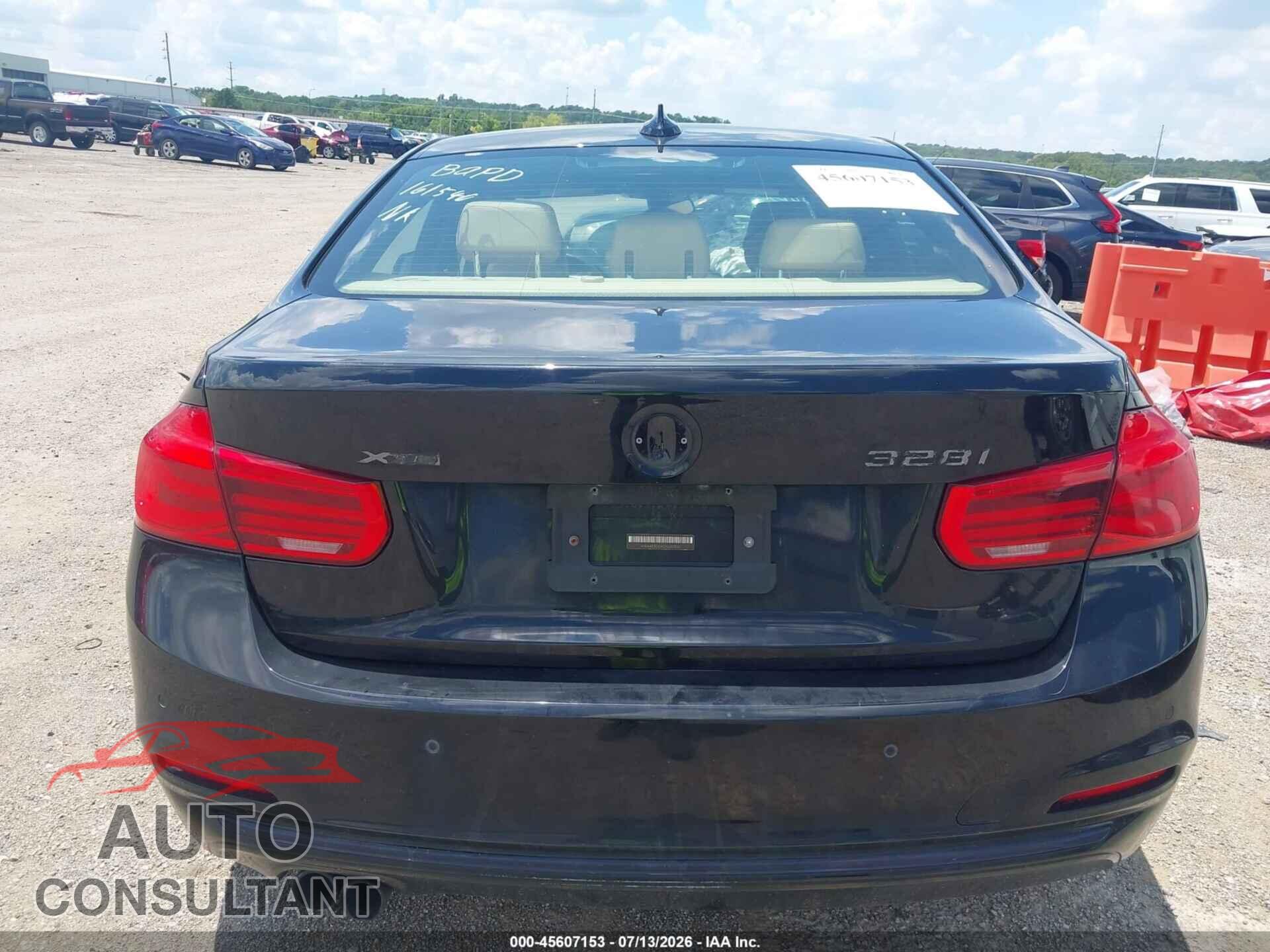 BMW 328I 2016 - WBA8E3G5XGNU02030