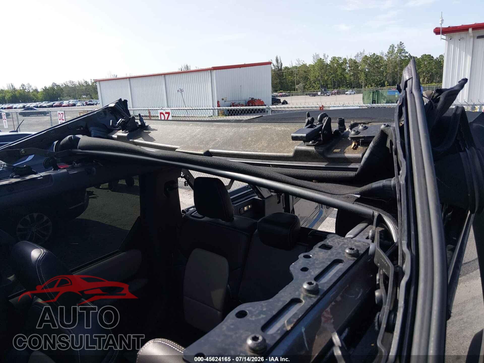 FORD BRONCO 2023 - 1FMEE5DP3PLB51396
