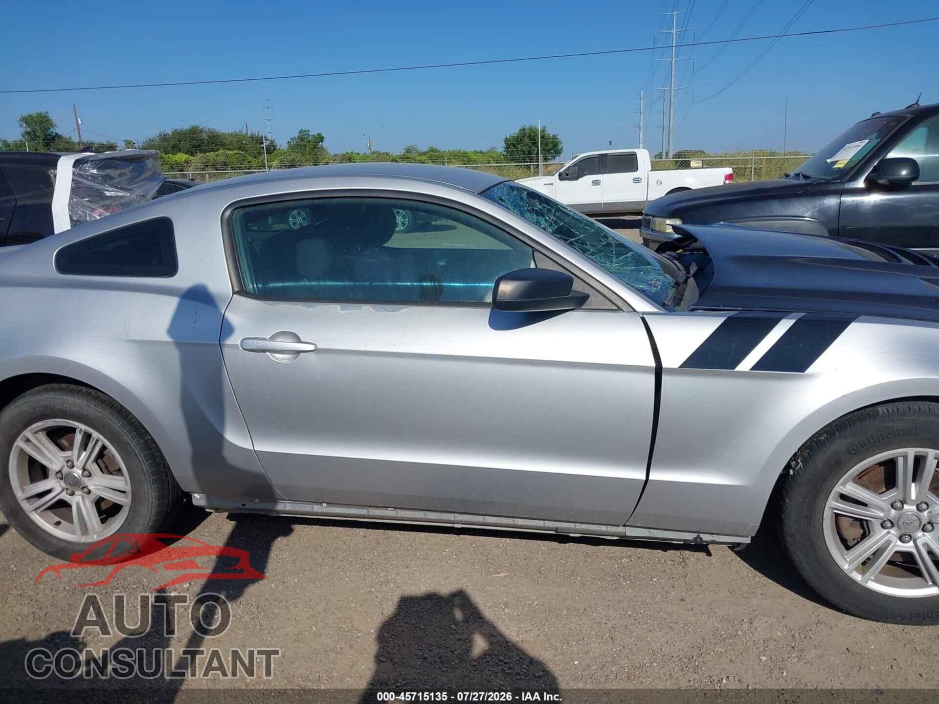 FORD MUSTANG 2014 - 1ZVBP8AM4E5211908