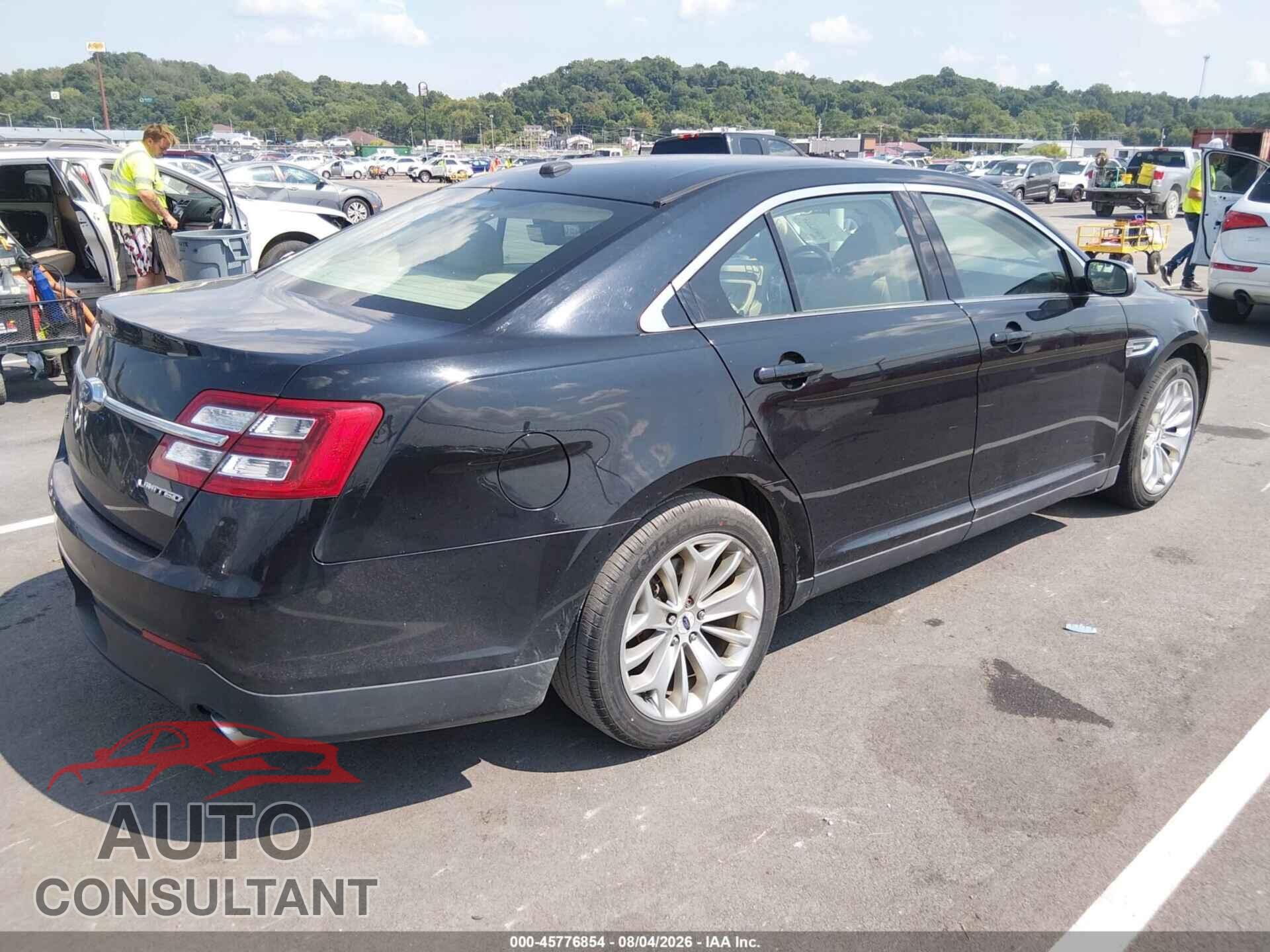 FORD TAURUS 2017 - 1FAHP2F86HG117713