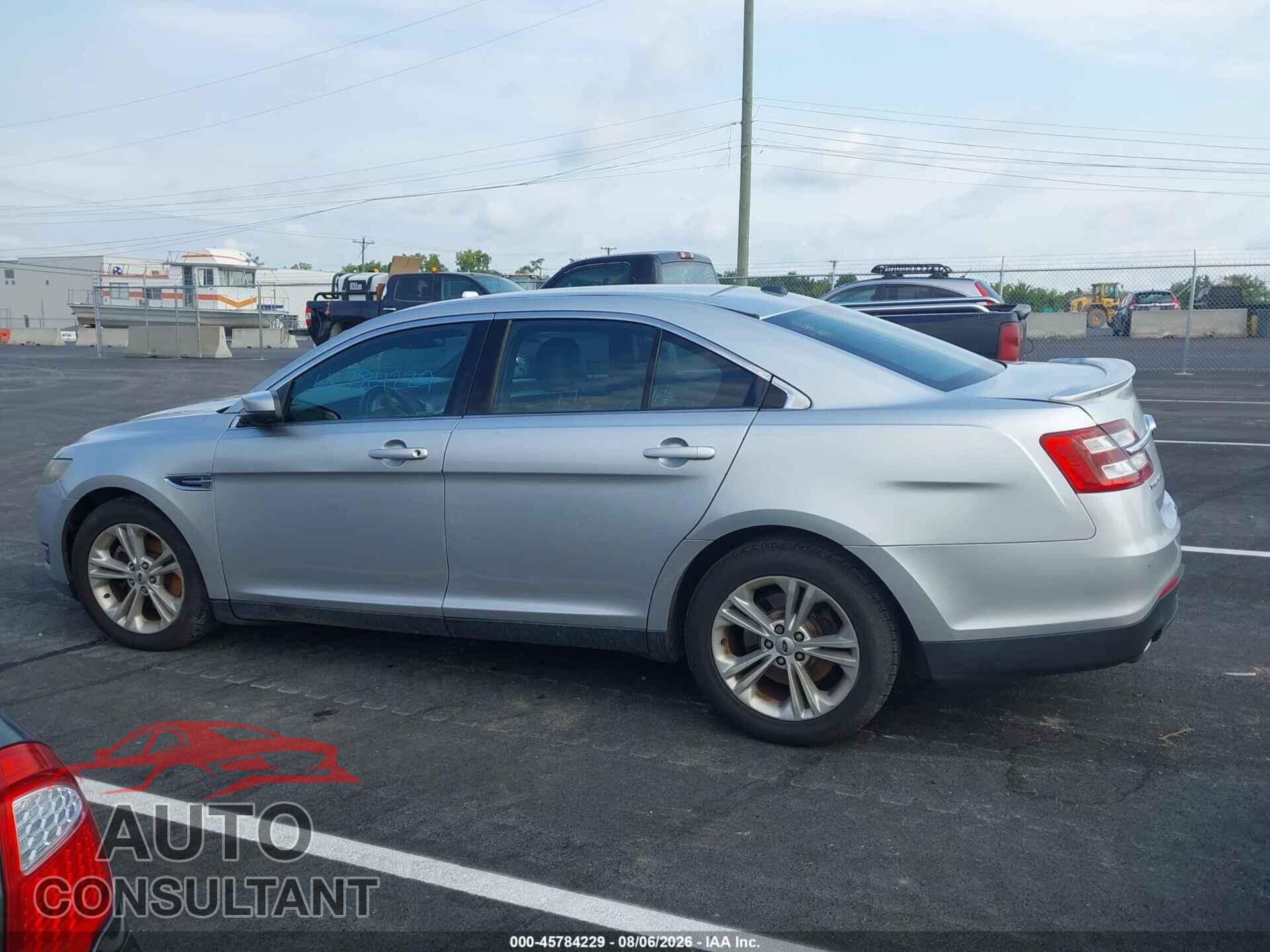 FORD TAURUS 2016 - 1FAHP2E86GG149884