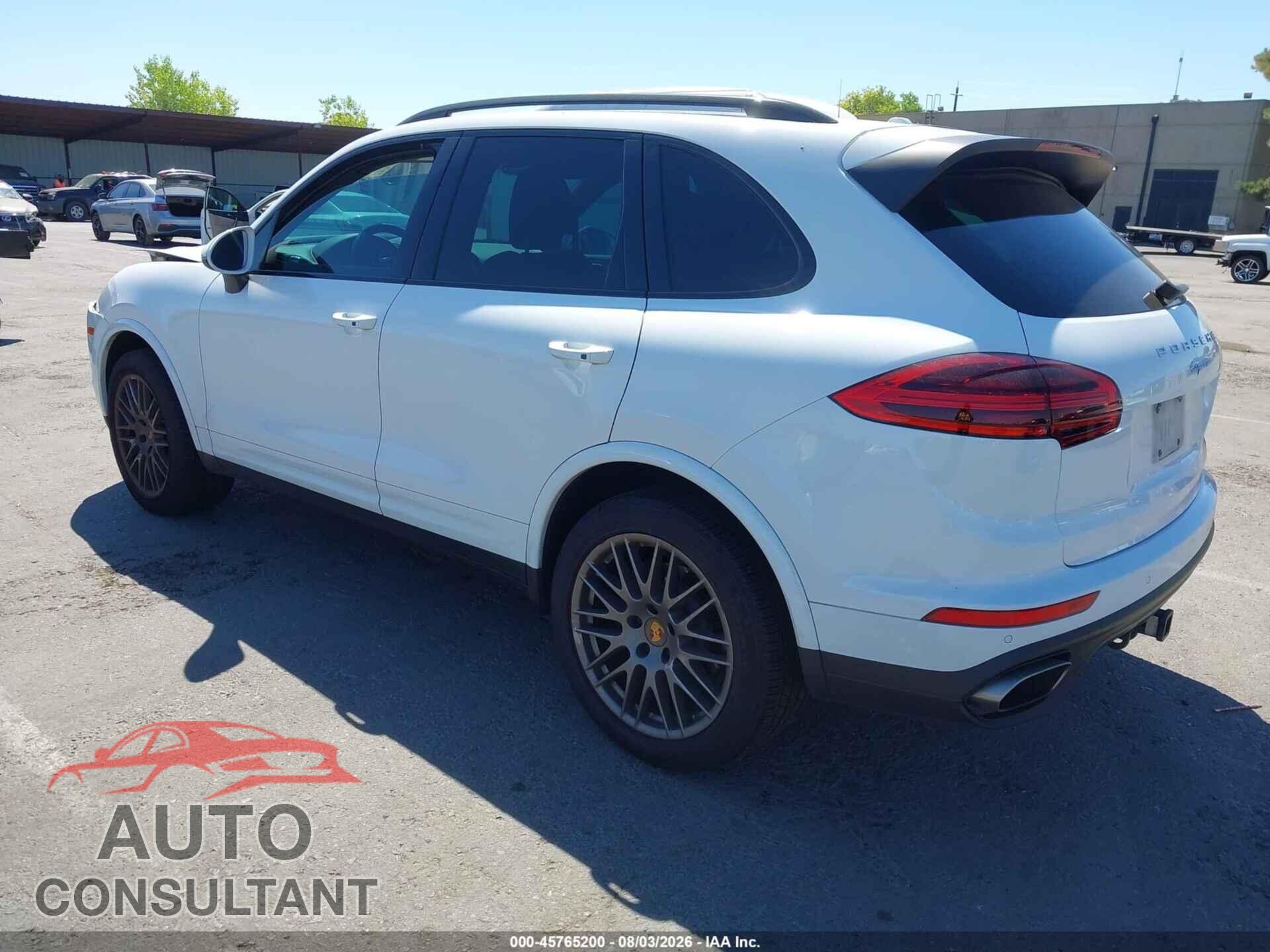 PORSCHE CAYENNE 2018 - WP1AA2A24JKA02030