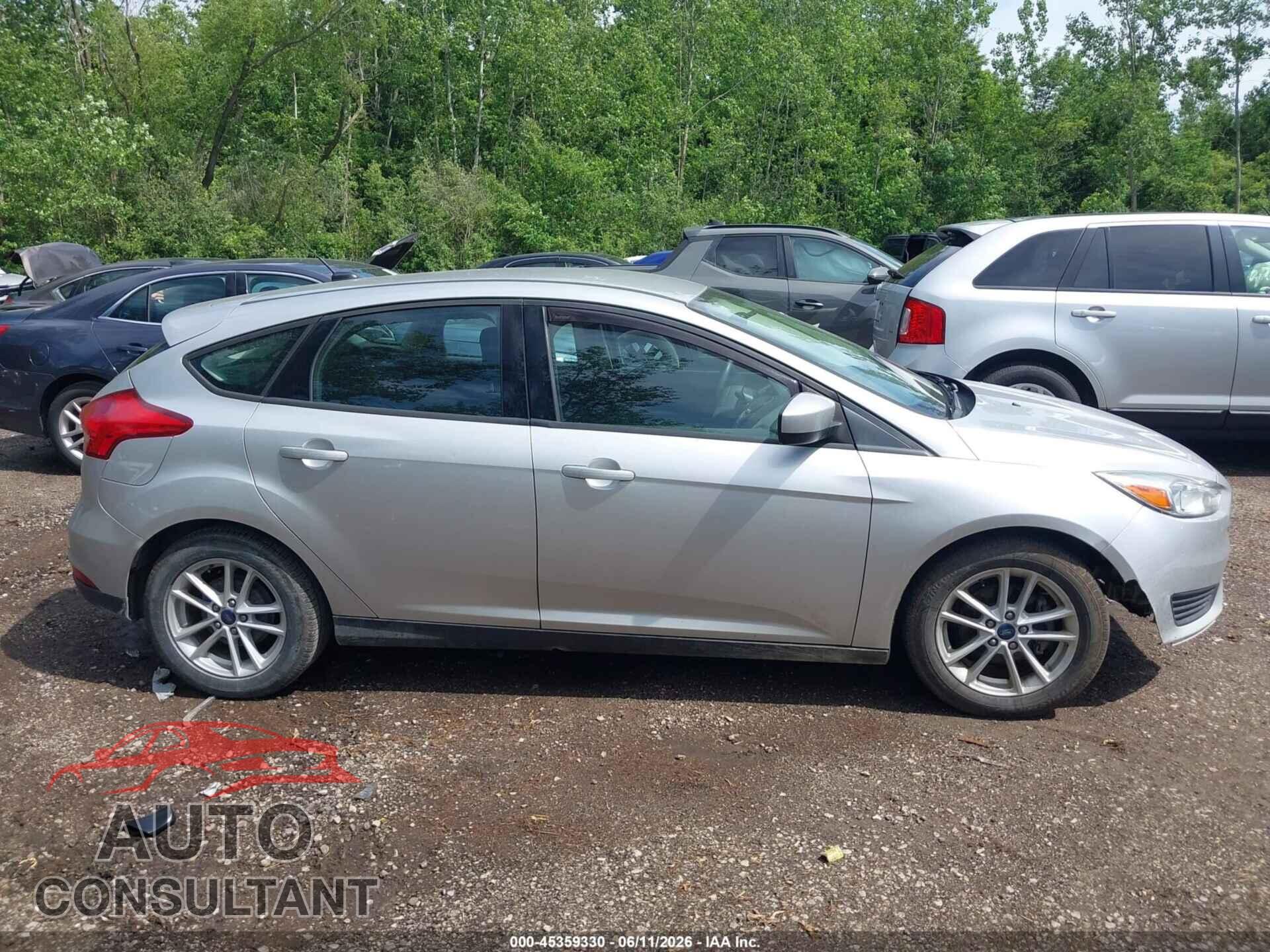 FORD FOCUS 2018 - 1FADP3K2XJL280433