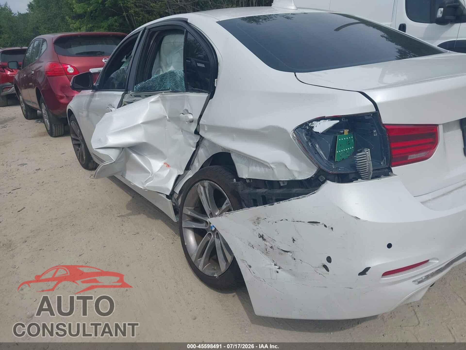BMW 328I 2016 - WBA8E9G53GNU30156