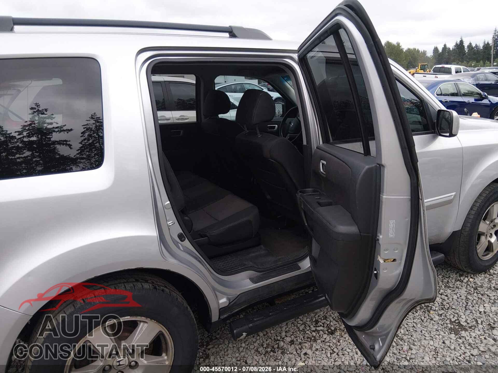 HONDA PILOT 2011 - 5FNYF4H4XBB075065