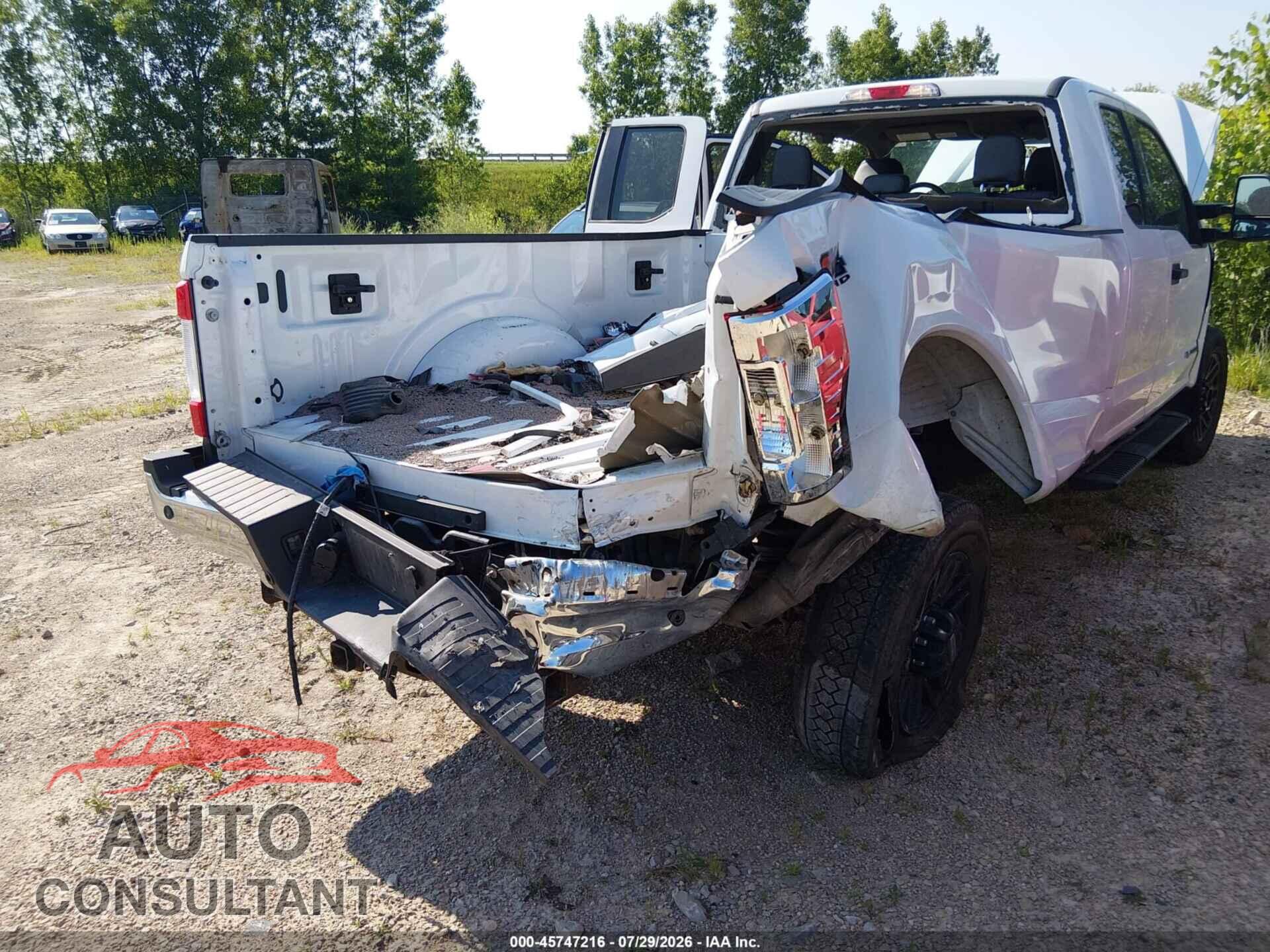 FORD F-350 2017 - 1FT8X3BT4HEE28059