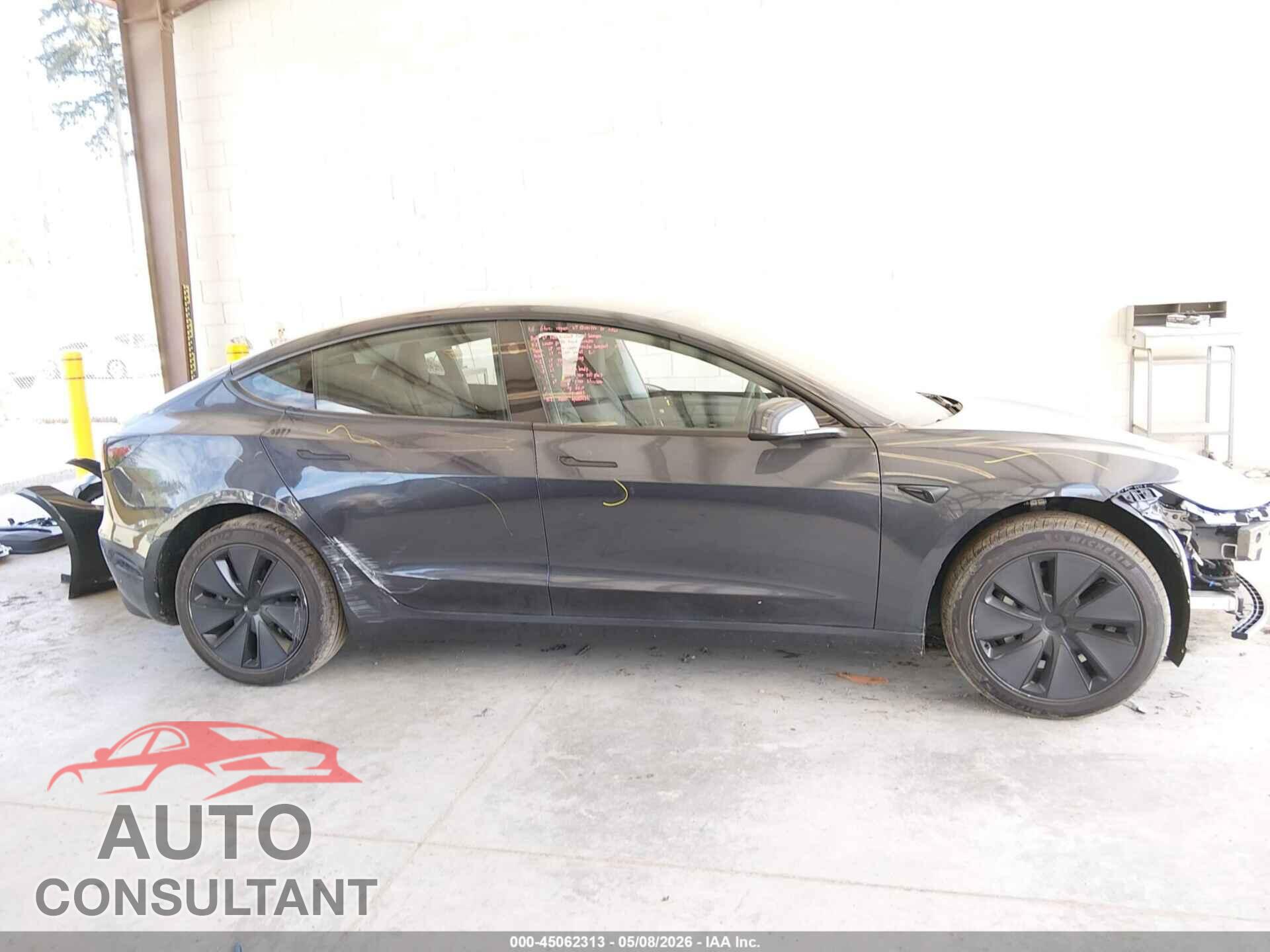 TESLA MODEL 3 2025 - 5YJ3E1EA7SF042076