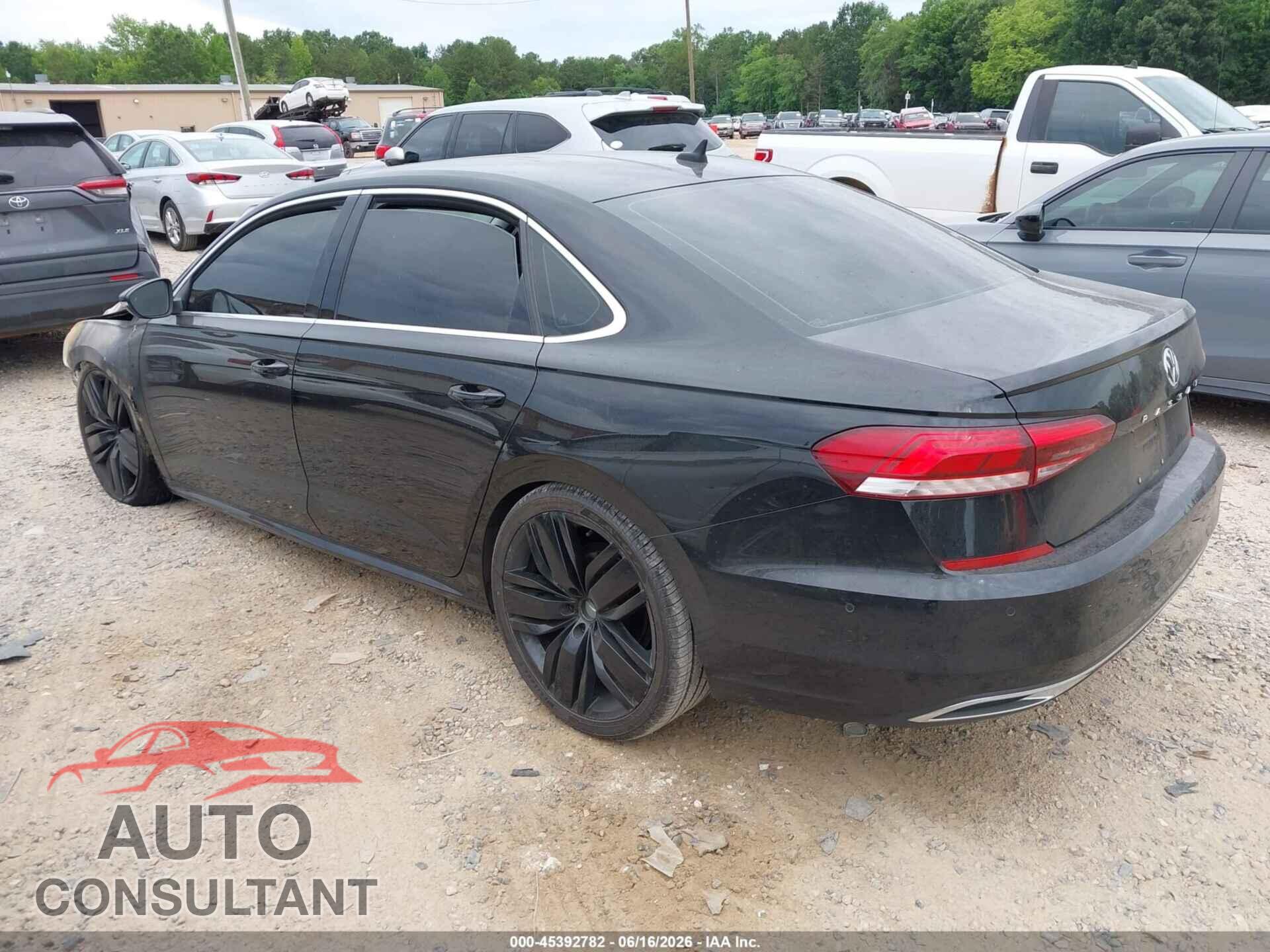 VOLKSWAGEN PASSAT 2020 - 1VWCA7A32LC003297
