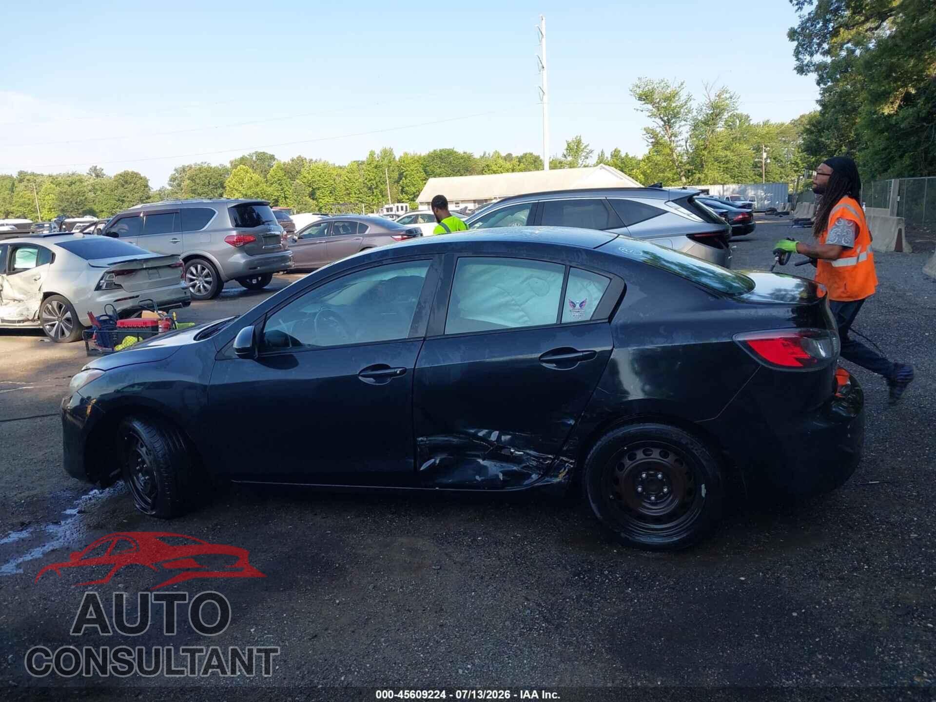 MAZDA MAZDA3 2013 - JM1BL1TG8D1809261