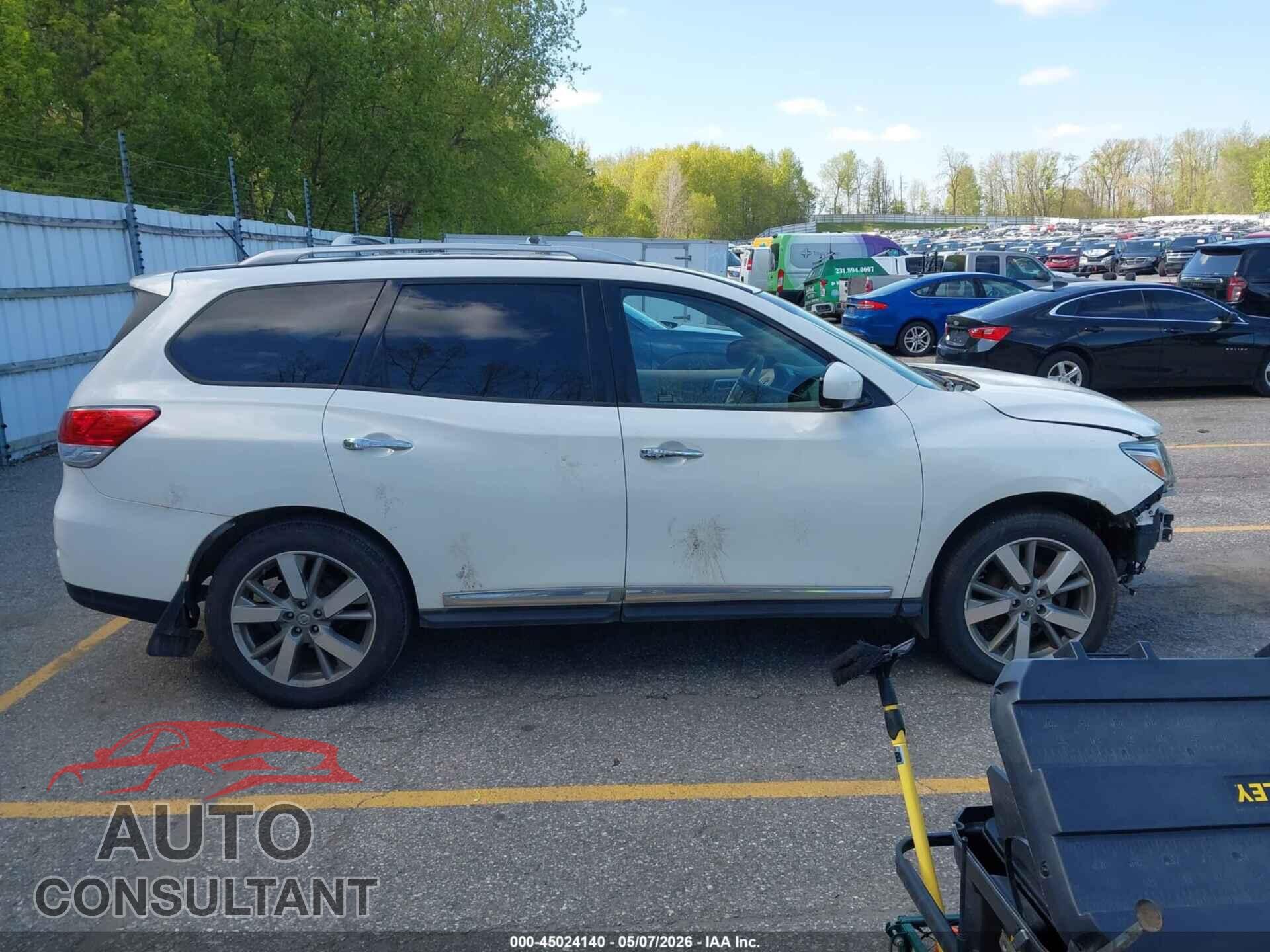 NISSAN PATHFINDER 2013 - 5N1AR2MM4DC660593