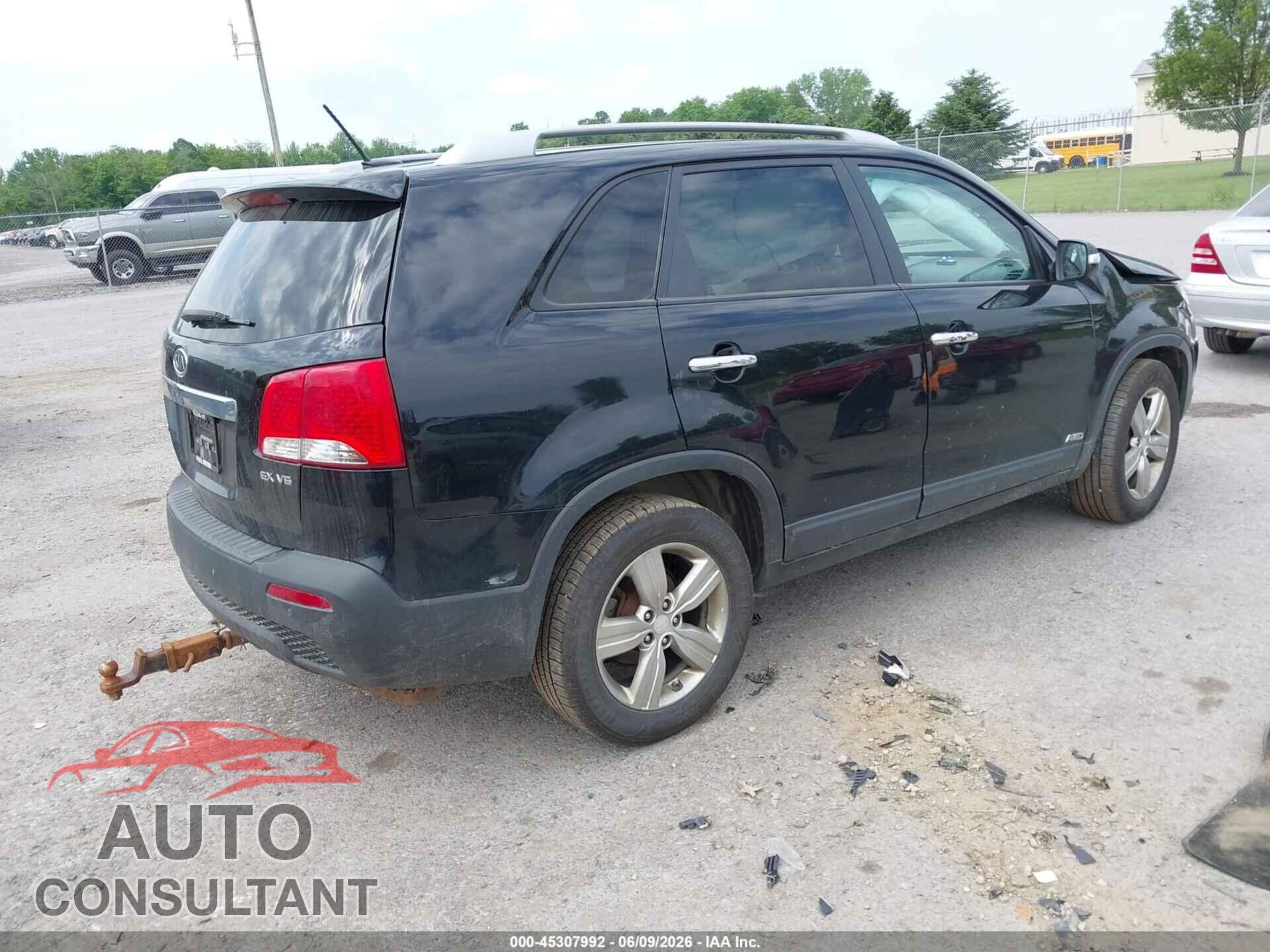 KIA SORENTO 2013 - 5XYKUDA20DG411421