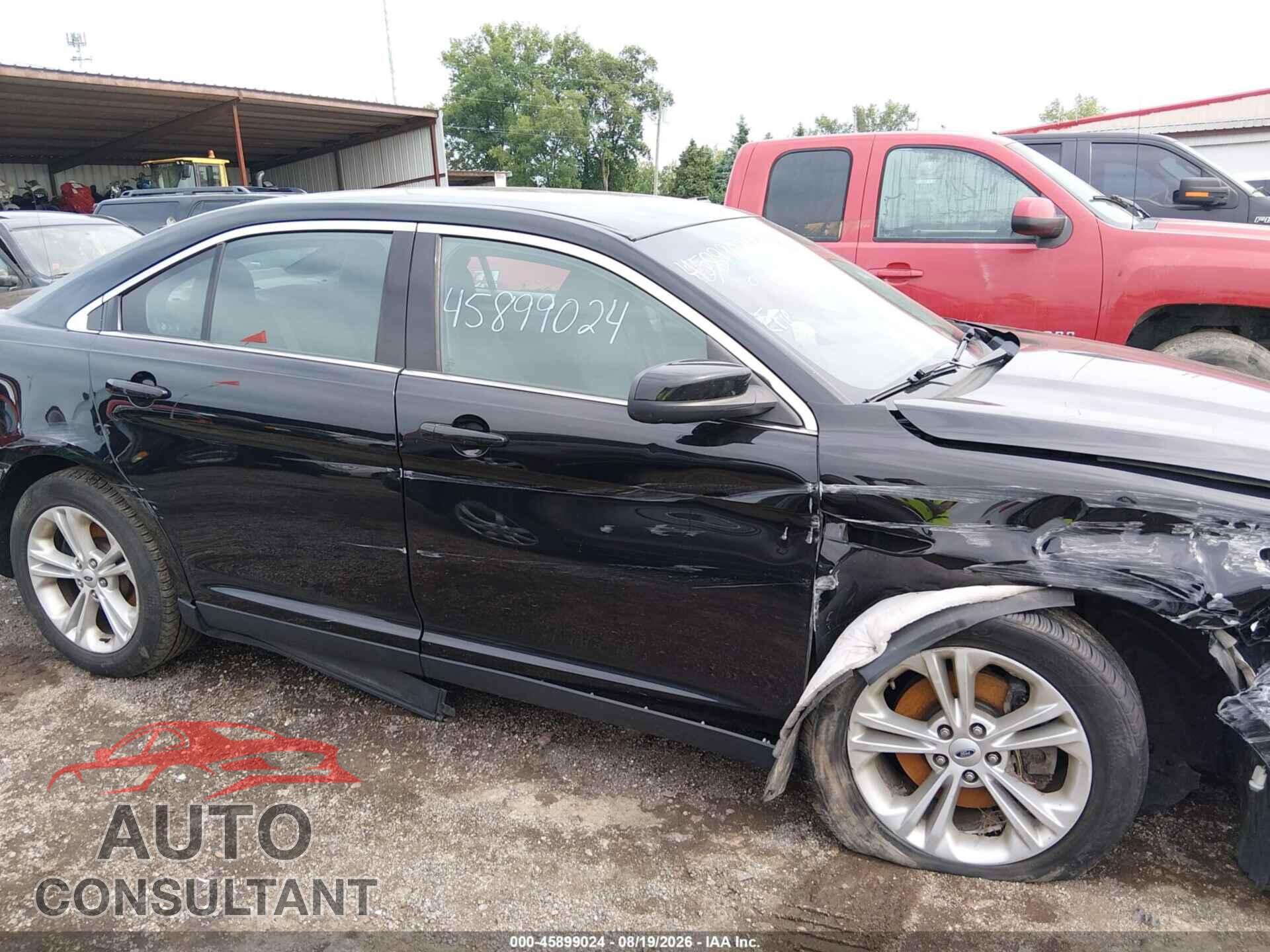 FORD TAURUS 2017 - 1FAHP2E85HG106350