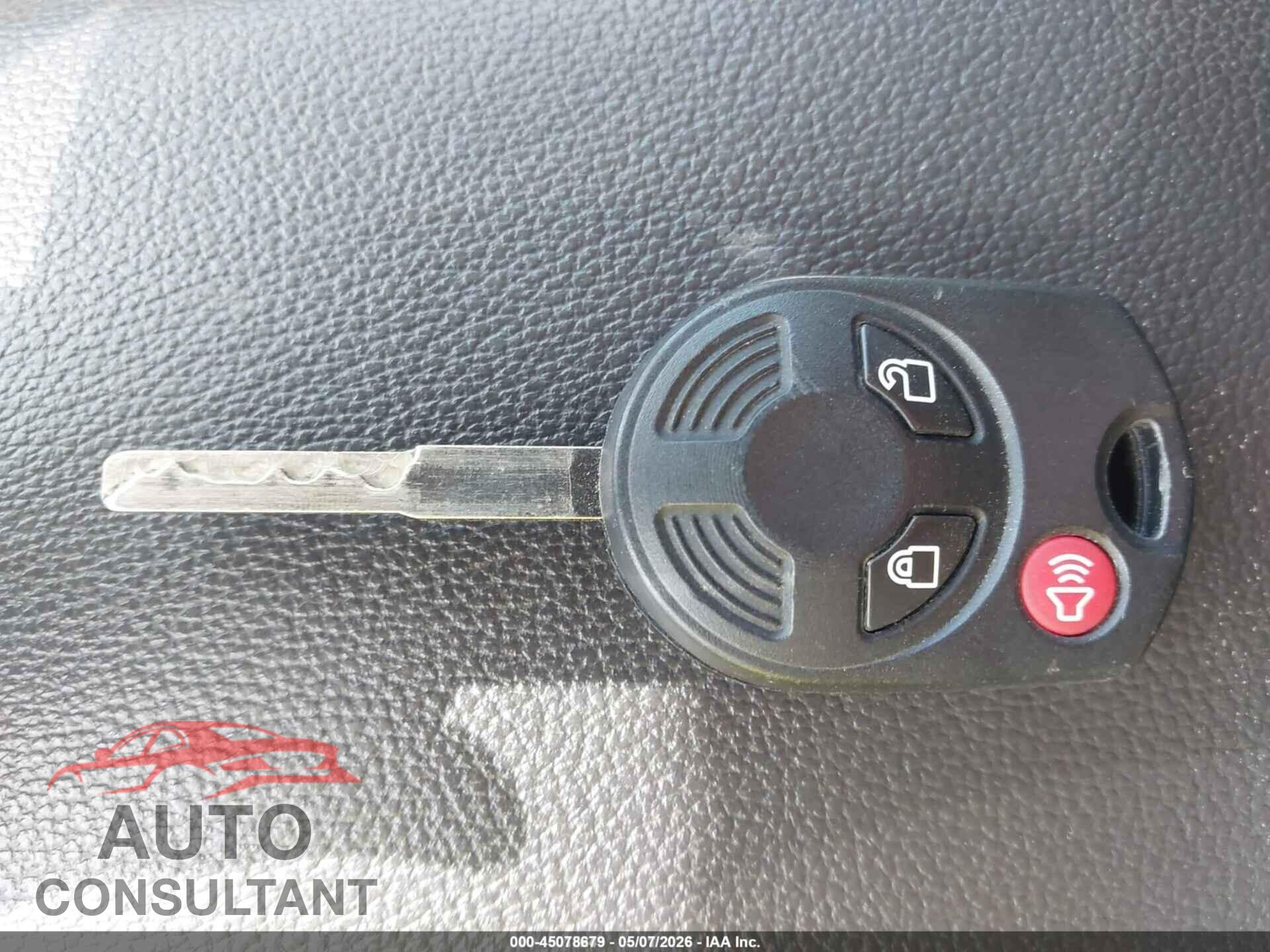 FORD ESCAPE 2017 - 1FMCU9GD2HUA30177