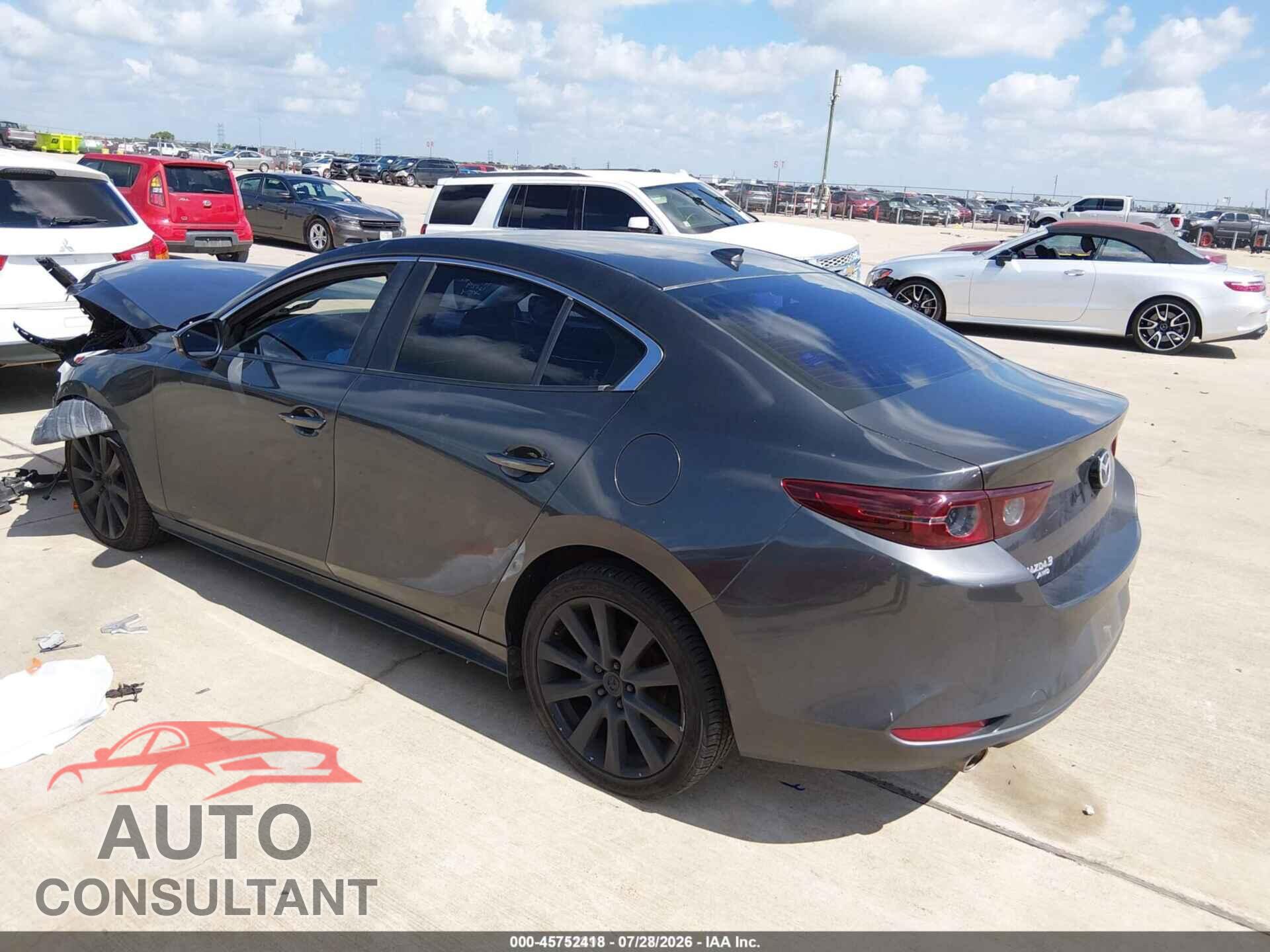 MAZDA MAZDA3 2019 - JM1BPBDM8K1133177