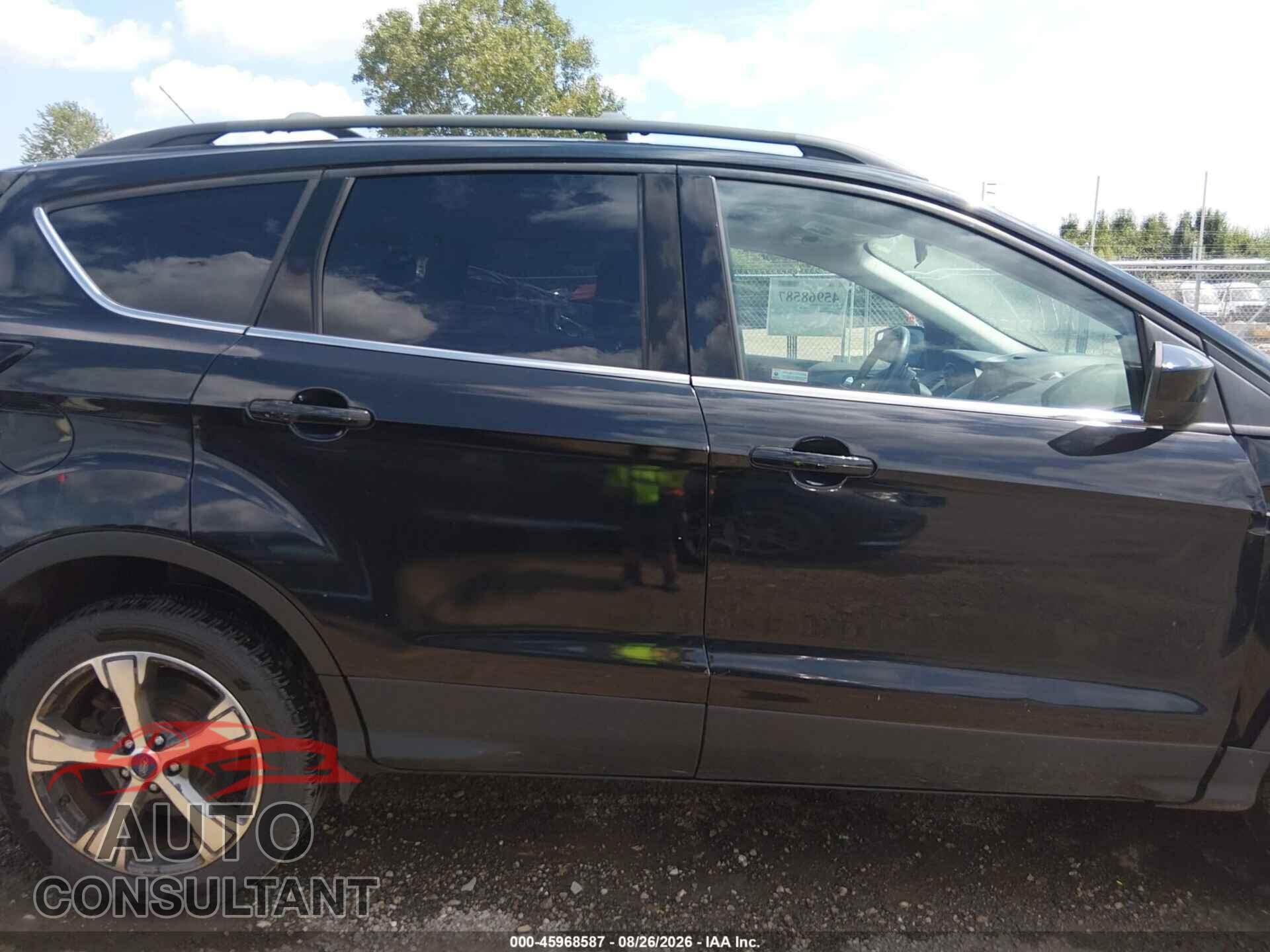 FORD ESCAPE 2017 - 1FMCU9G96HUB75993
