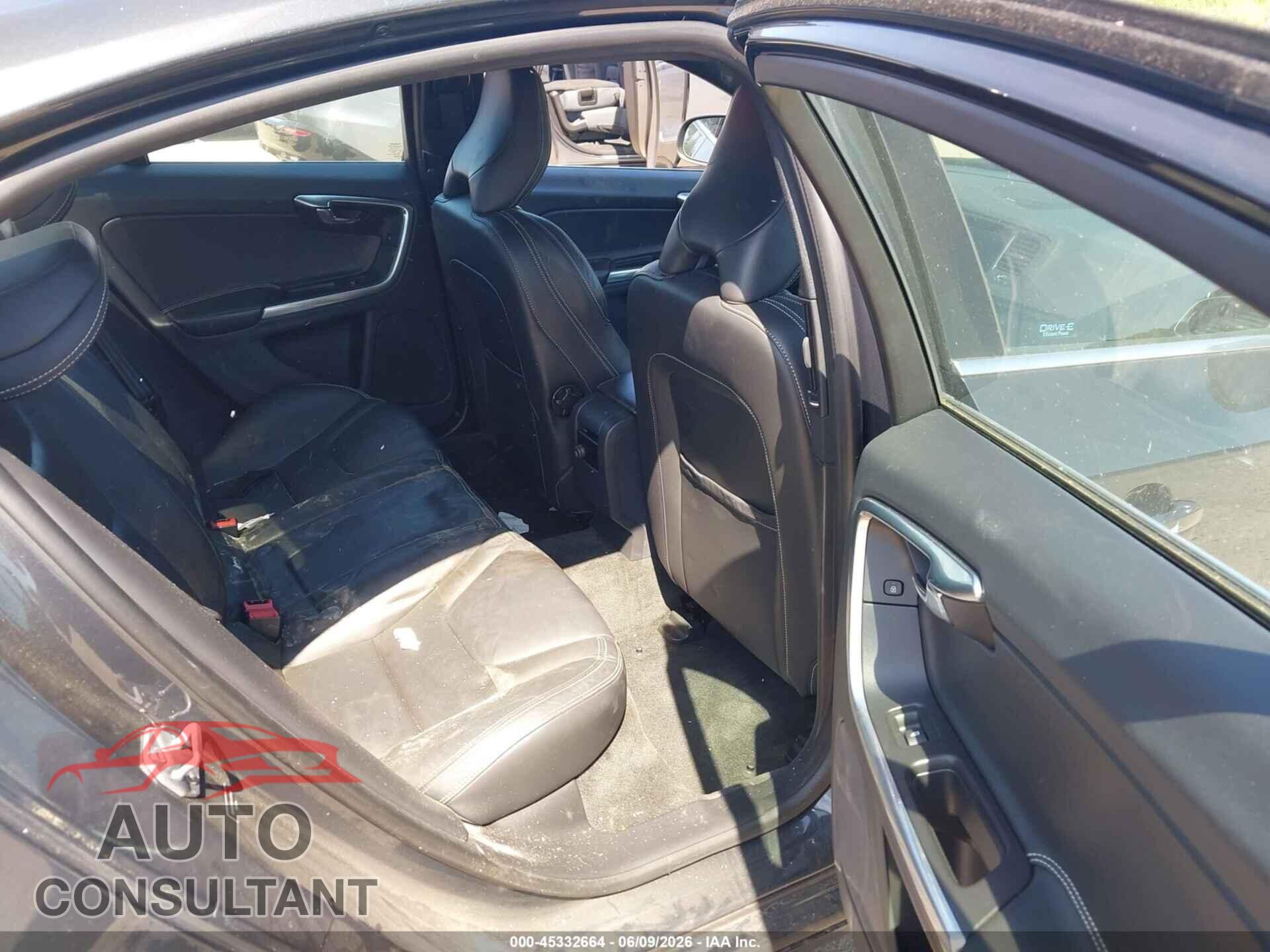 VOLVO S60 2015 - YV149MFD6F2317698