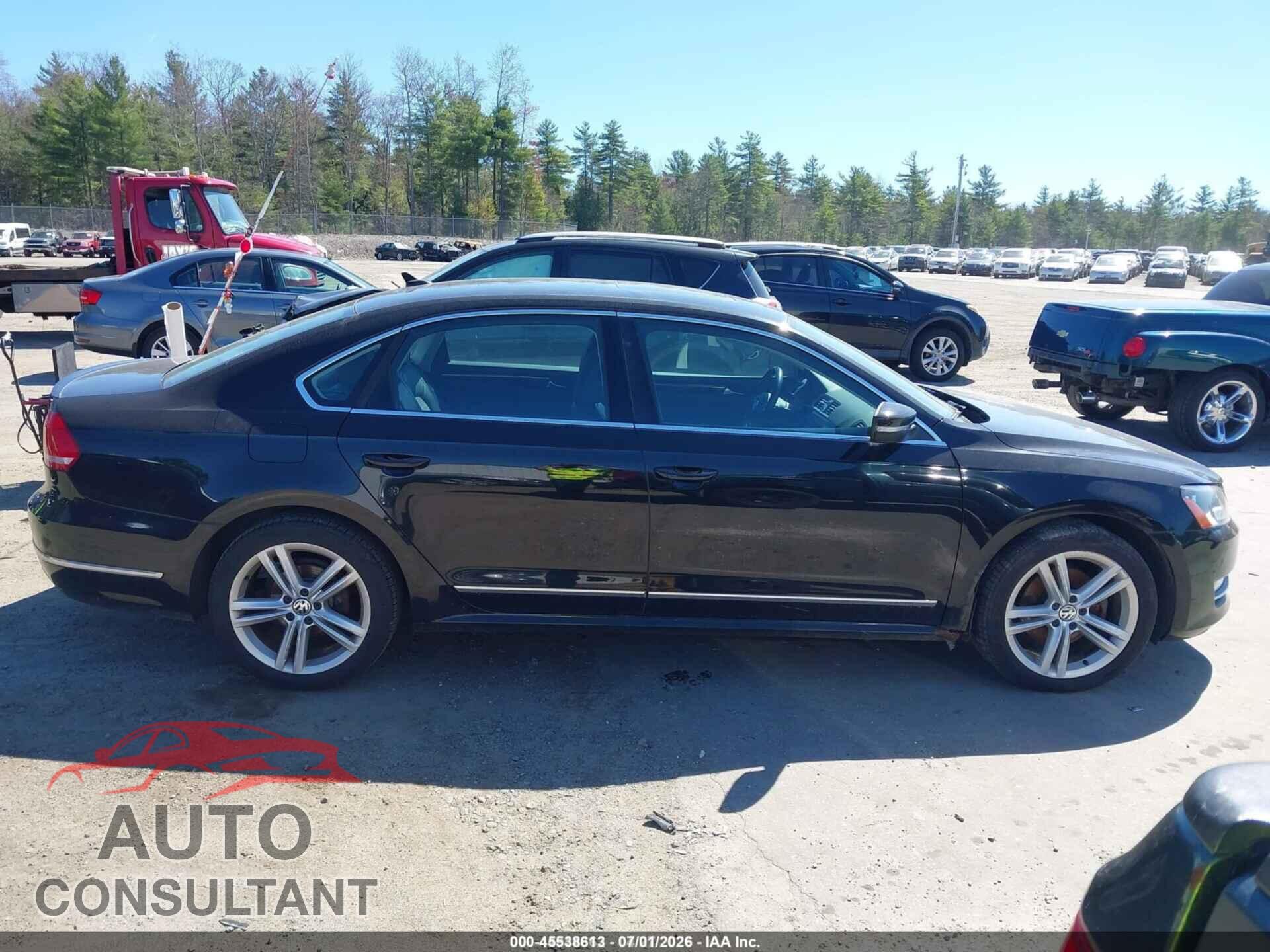 VOLKSWAGEN PASSAT 2013 - 1VWCM7A31DC147075