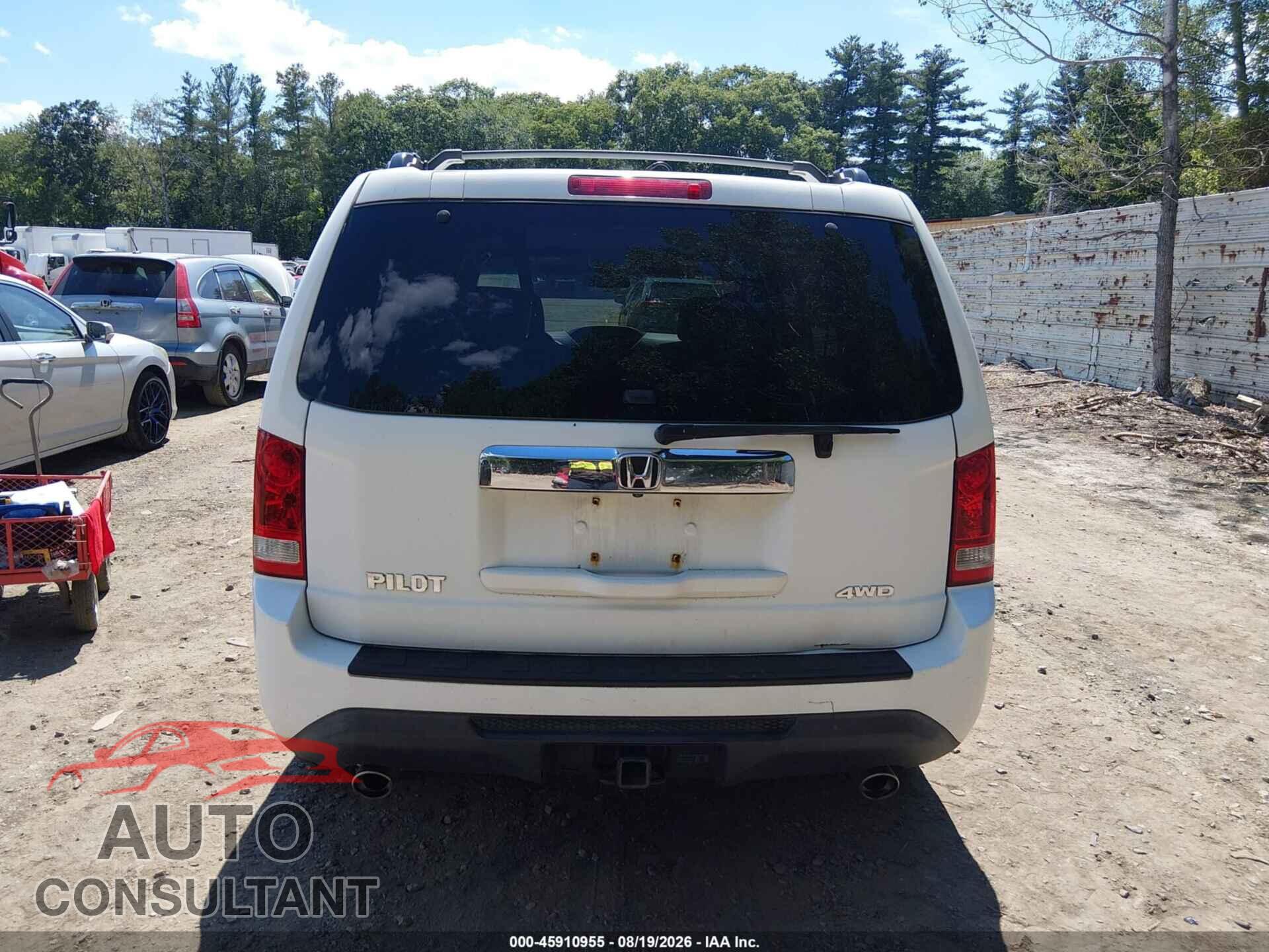 HONDA PILOT 2013 - 5FNYF4H44DB085660