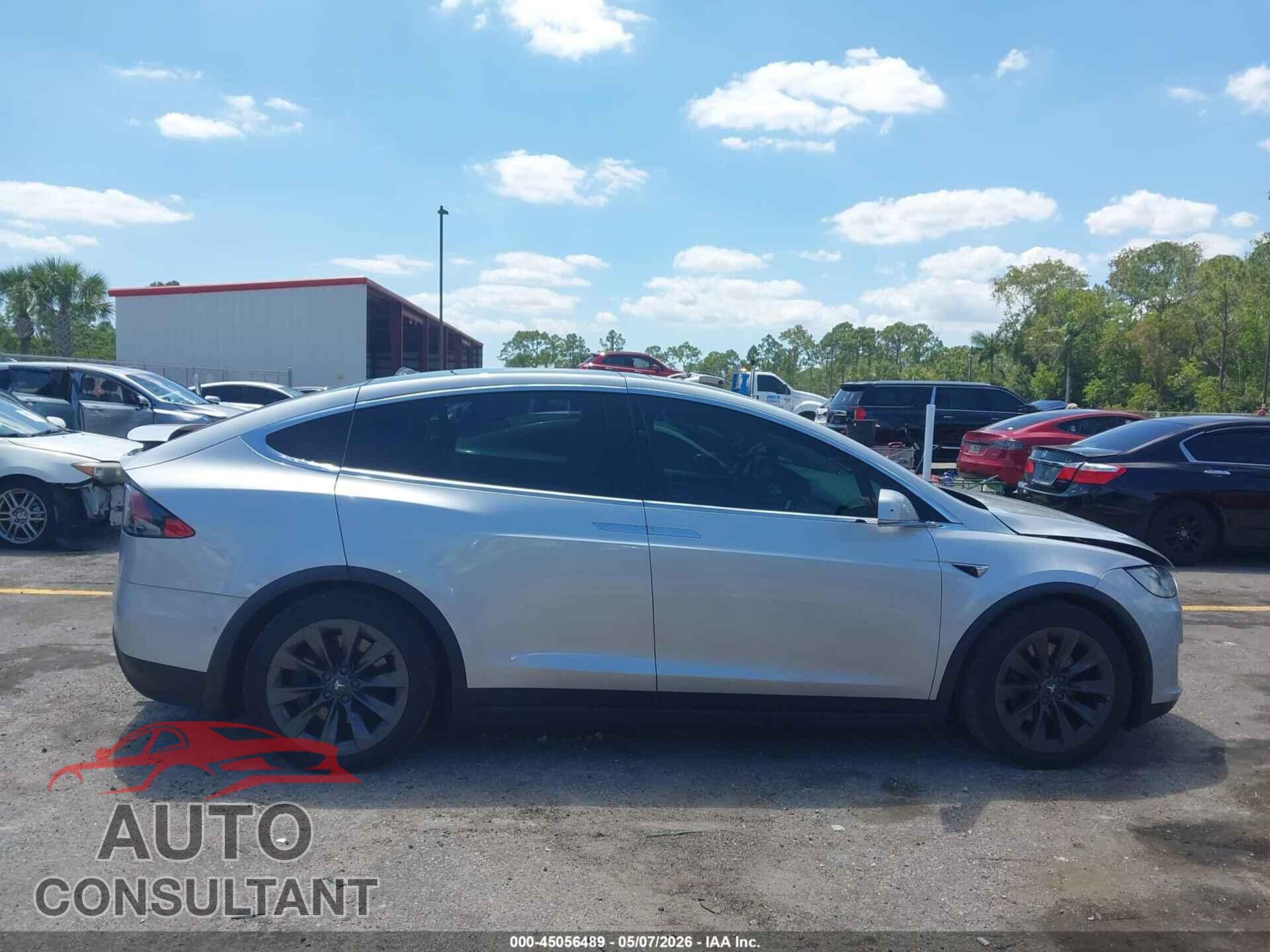 TESLA MODEL X 2018 - 5YJXCAE25JF111832