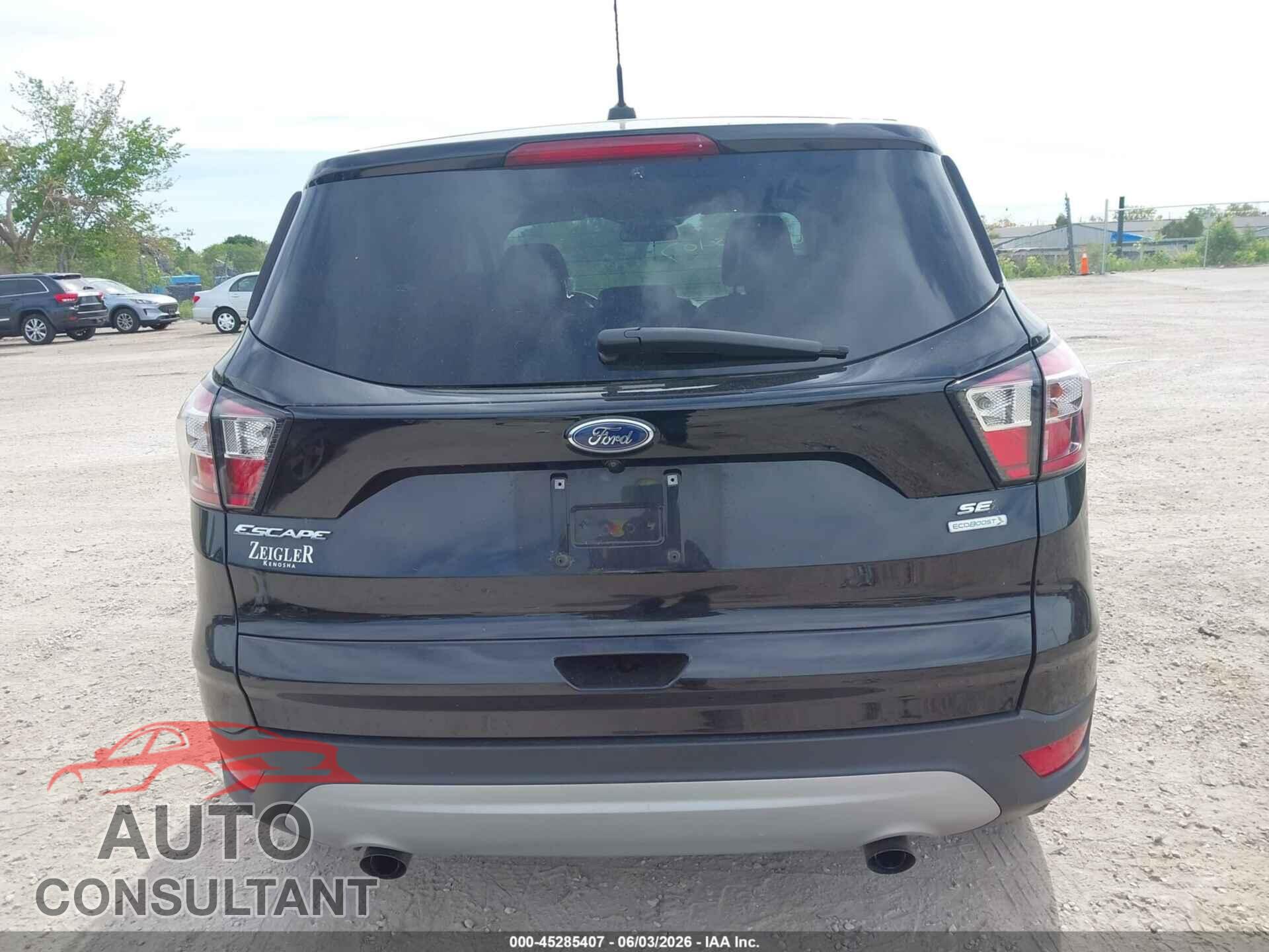 FORD ESCAPE 2017 - 1FMCU0GD5HUE66243
