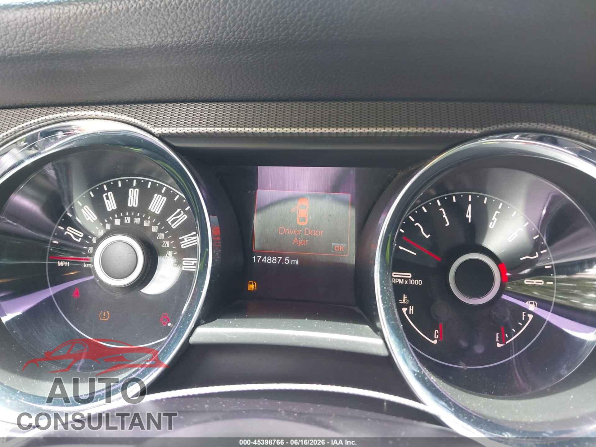 FORD MUSTANG 2014 - 1ZVBP8CF1E5216479