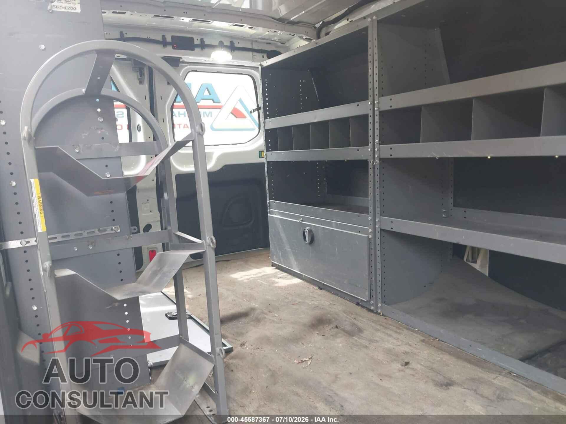 FORD TRANSIT-250 2017 - 1FTYR1YM3HKA44175