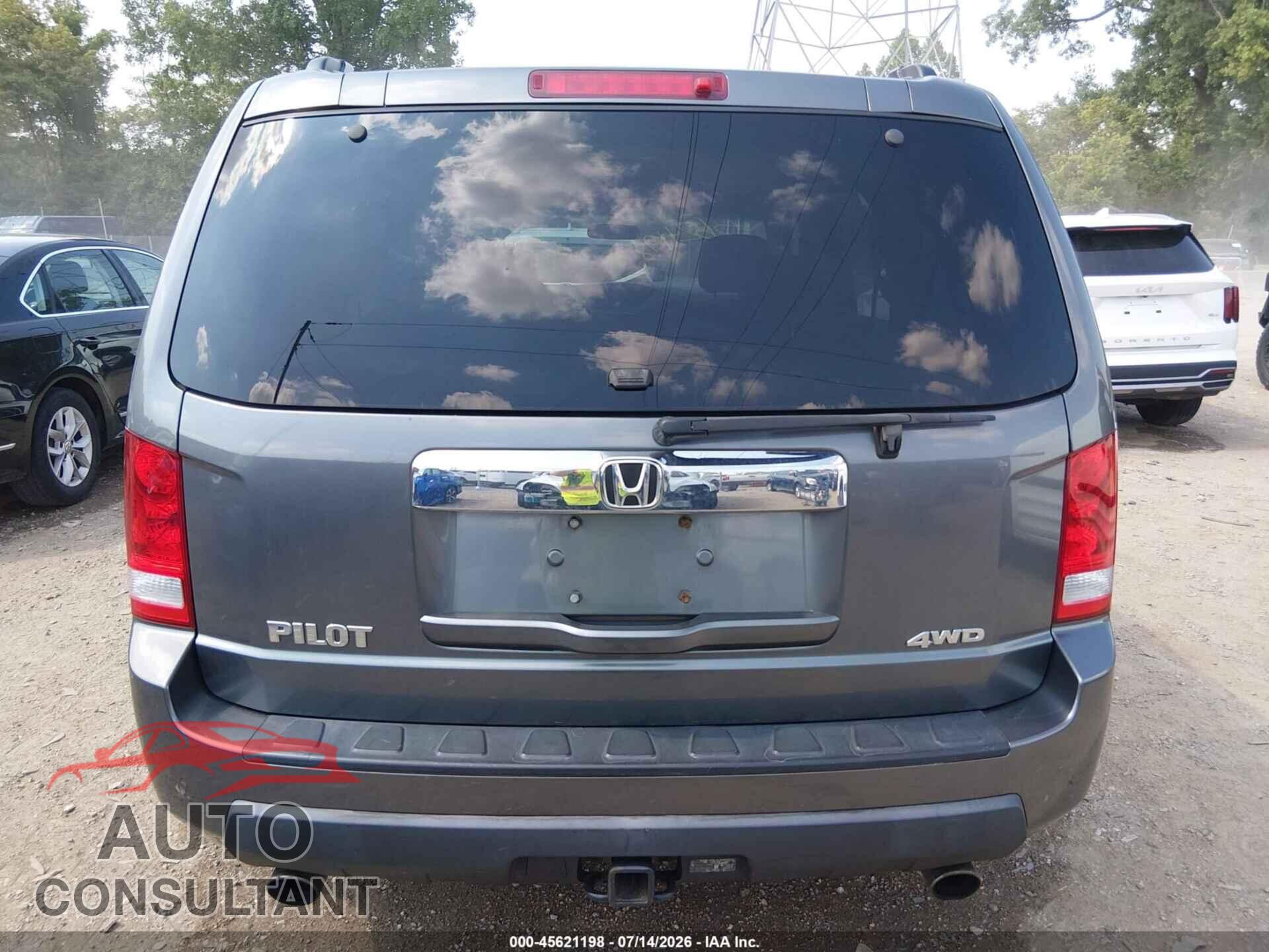 HONDA PILOT 2011 - 5FNYF4H44BB029120