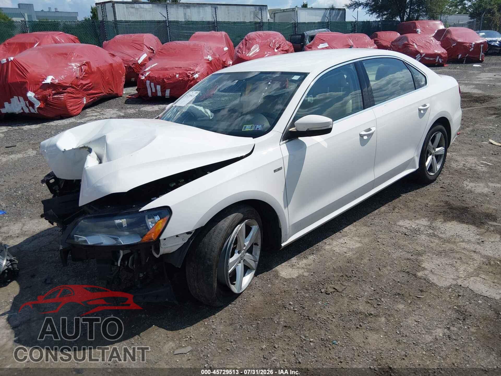 VOLKSWAGEN PASSAT 2015 - 1VWAT7A38FC114698