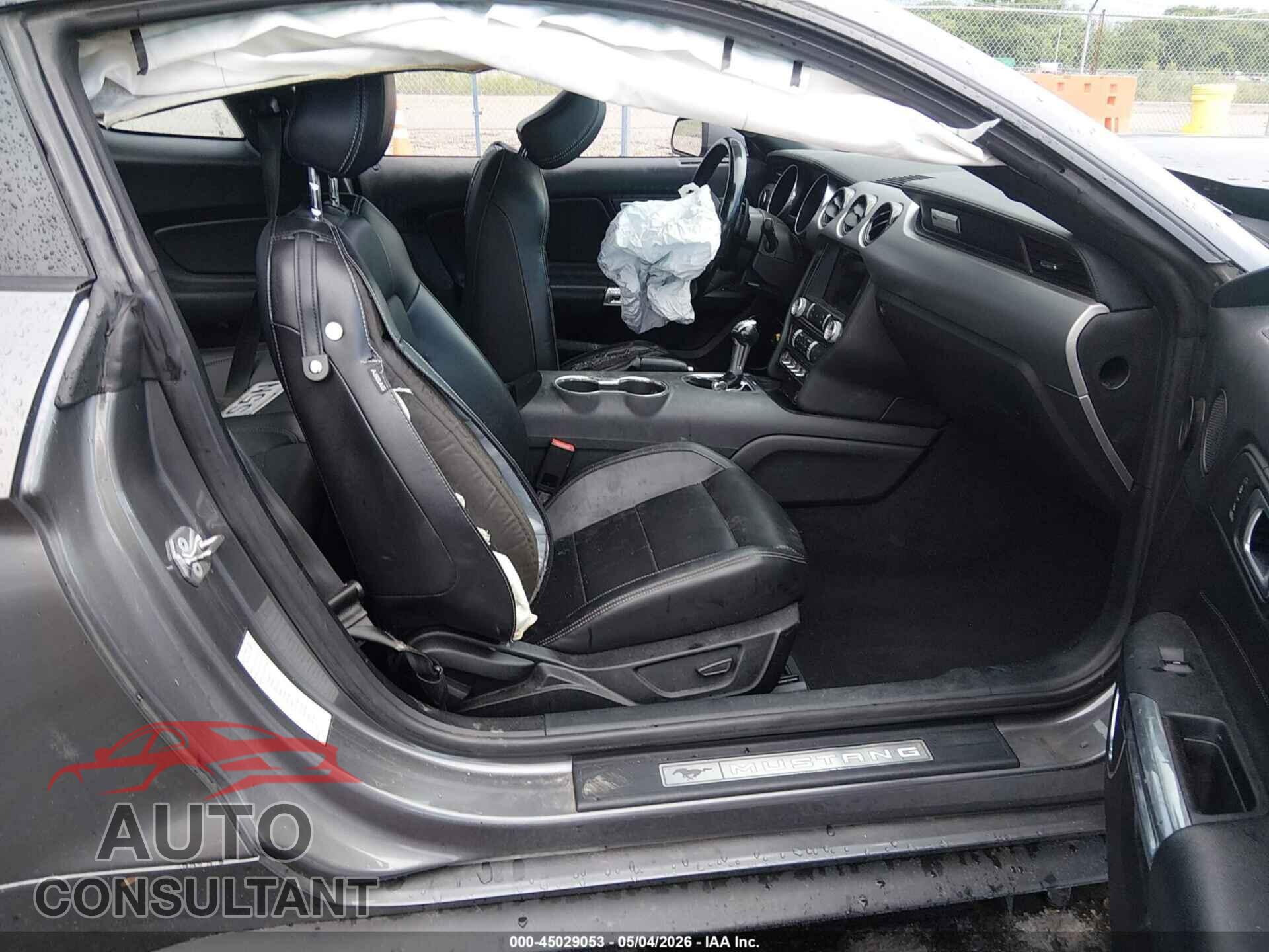 FORD MUSTANG 2021 - 1FA6P8TH8M5102196