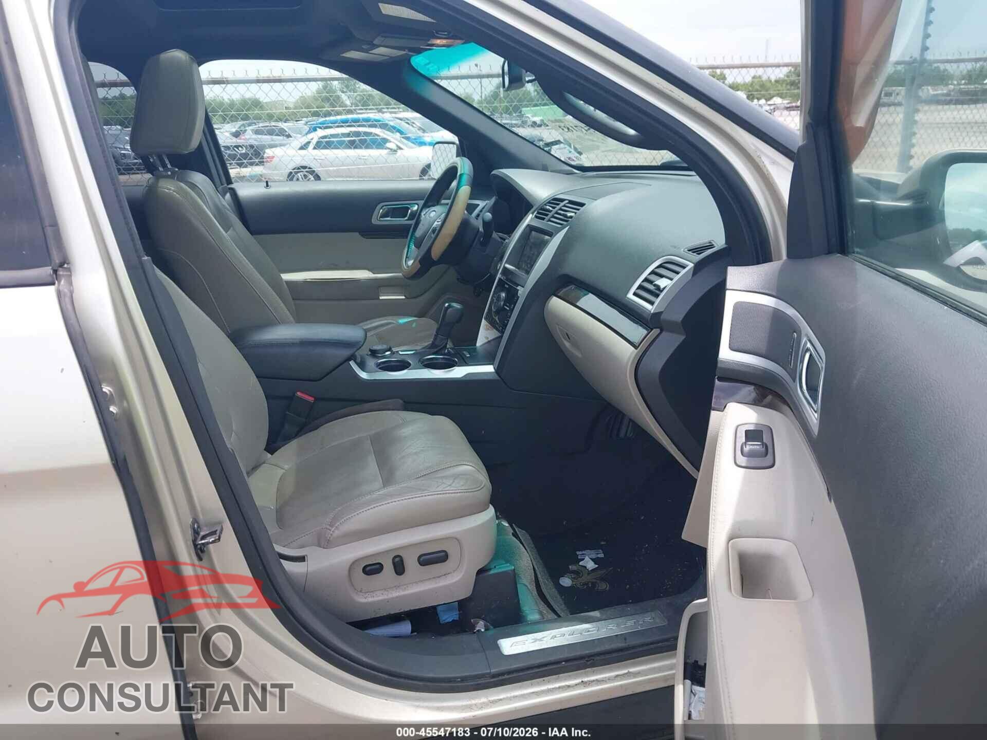 FORD EXPLORER 2011 - 1FMHK8F82BGA17574