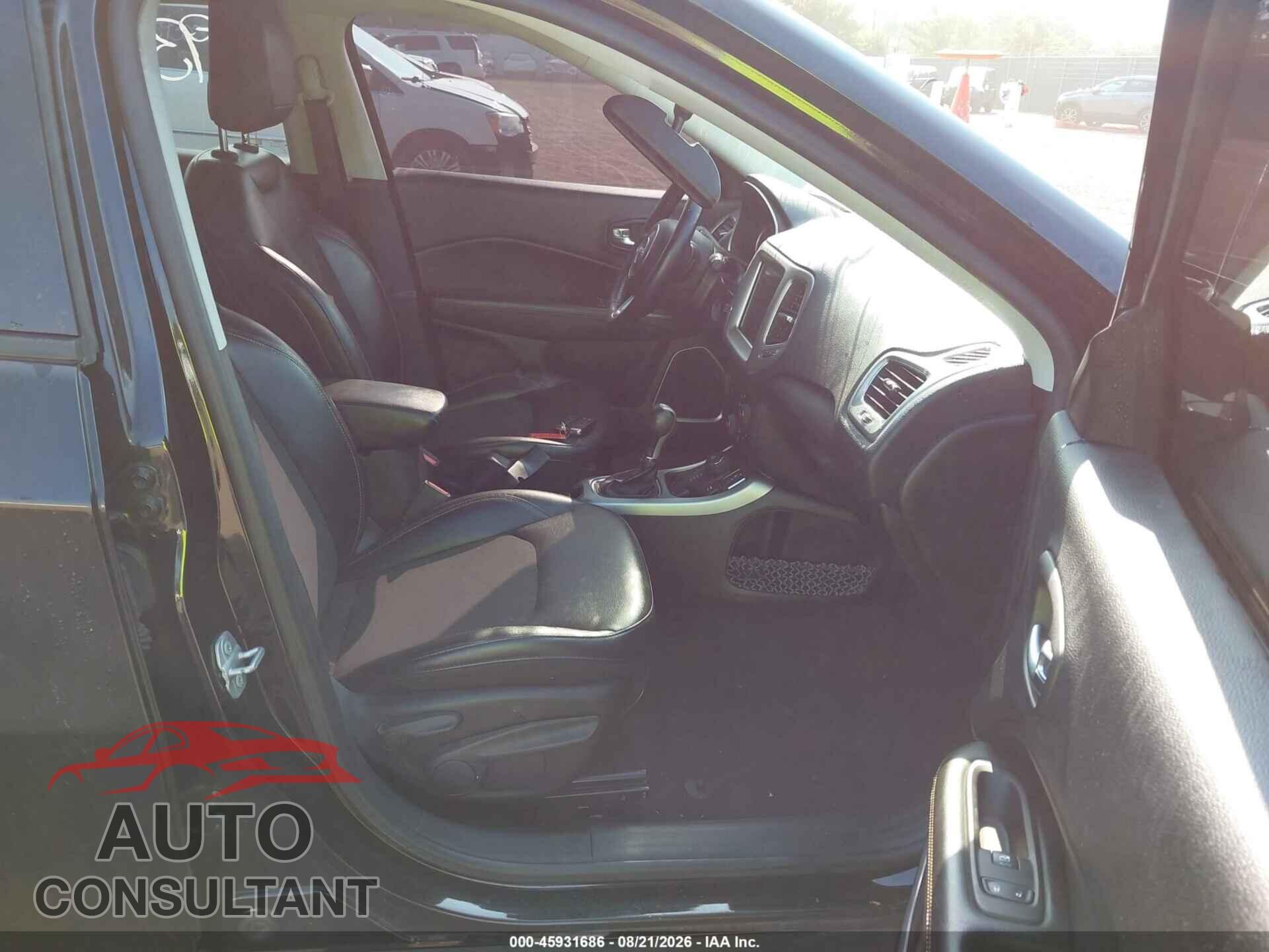 JEEP COMPASS 2018 - 3C4NJDBB1JT360116