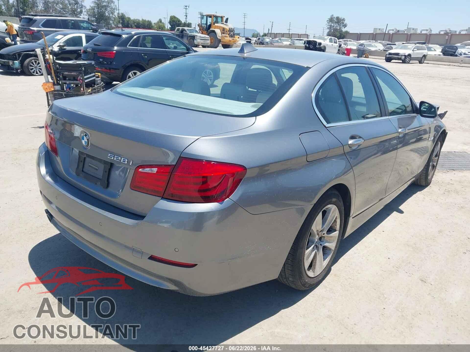 BMW 528I 2011 - WBAFR1C53BC742601
