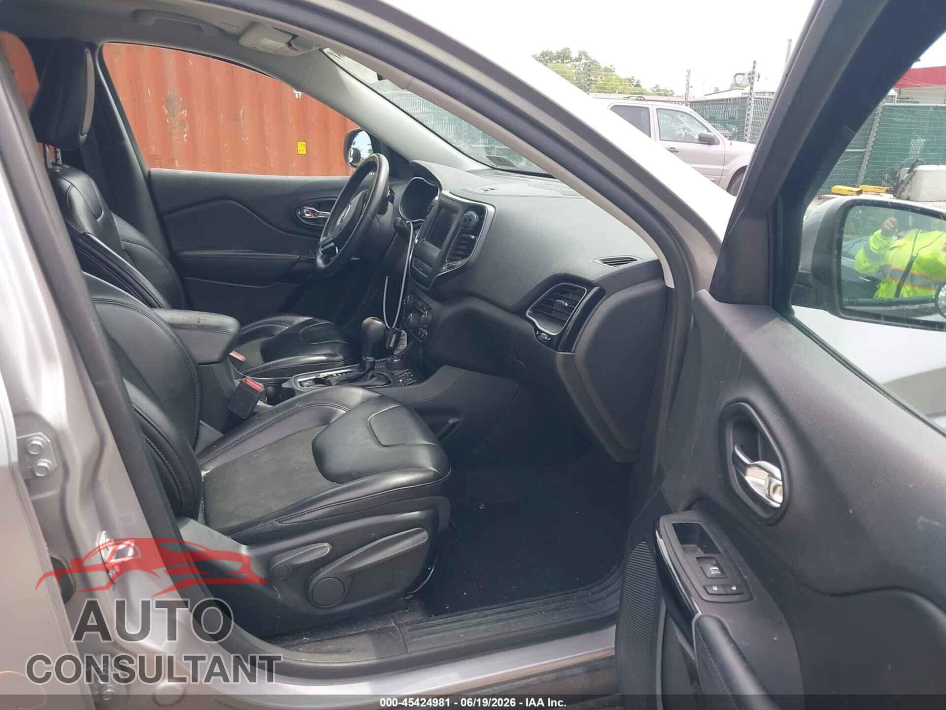 JEEP CHEROKEE 2019 - 1C4PJMLB2KD320240