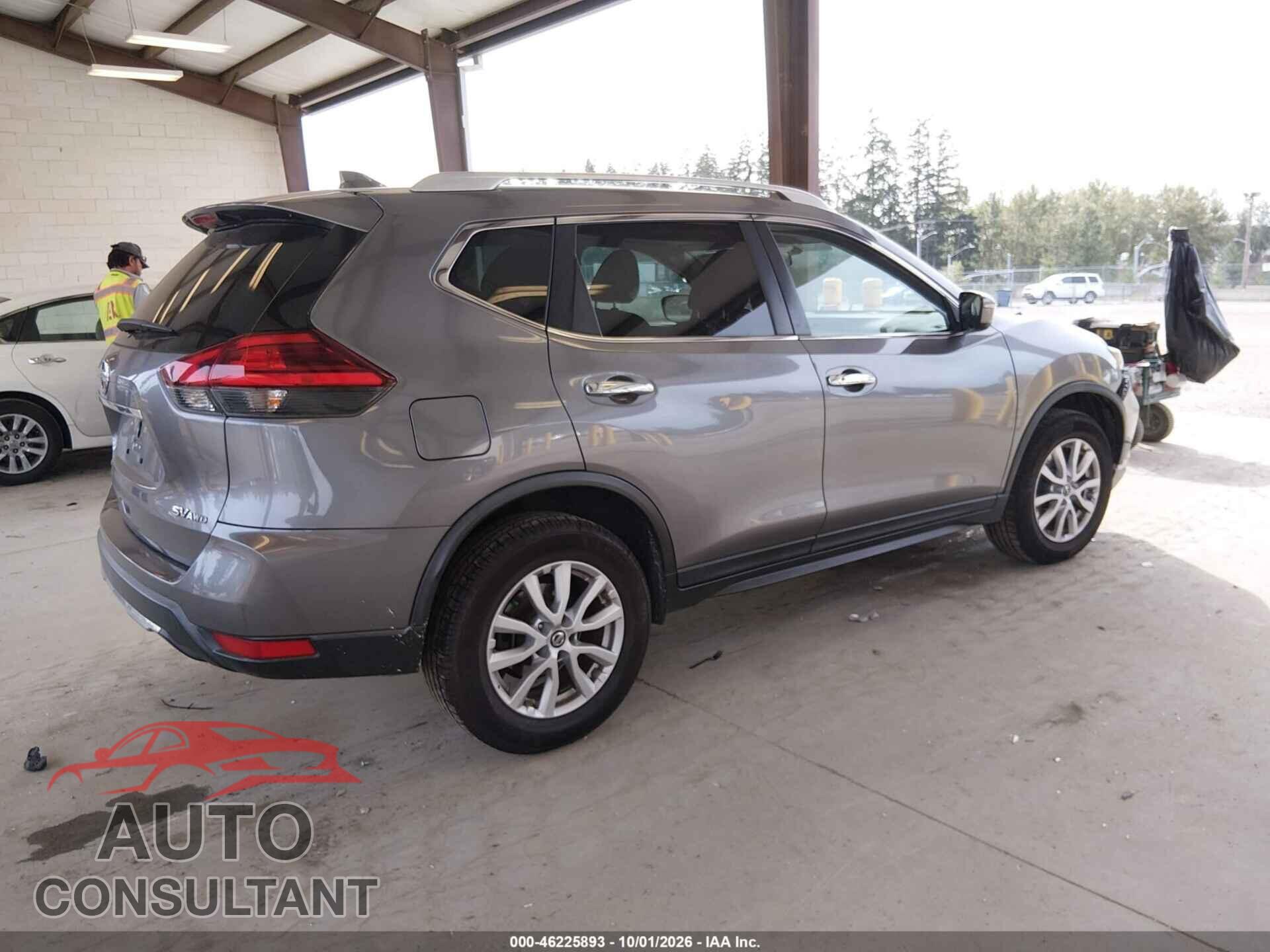 NISSAN ROGUE 2017 - KNMAT2MV1HP533622