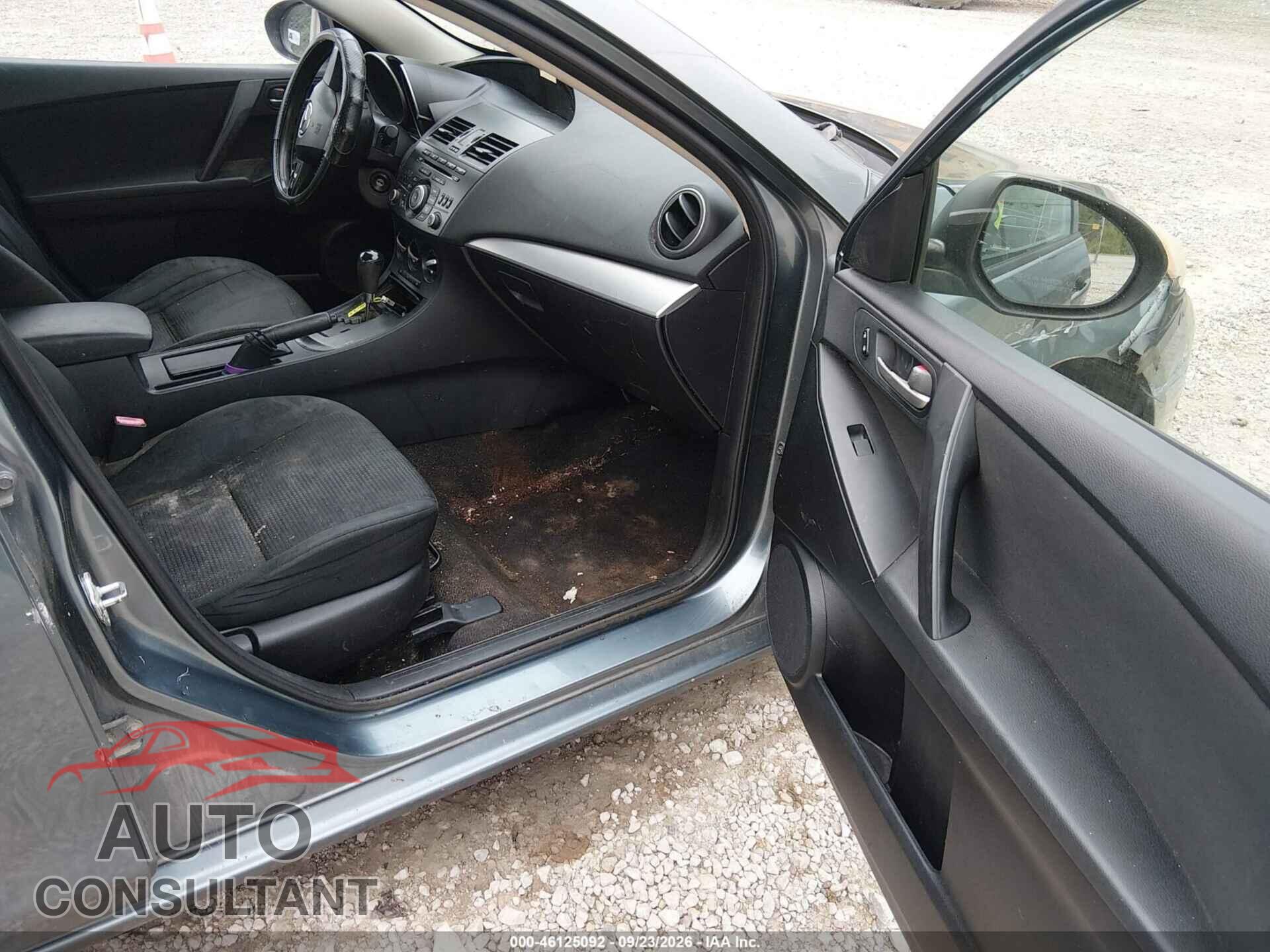 MAZDA MAZDA3 2013 - JM1BL1TG1D1740879