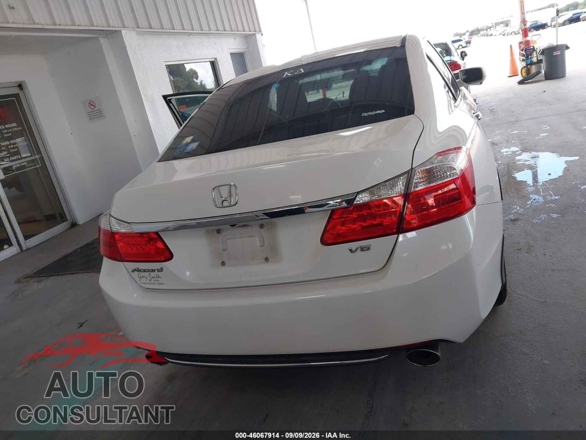 HONDA ACCORD 2013 - 1HGCR3F80DA043885