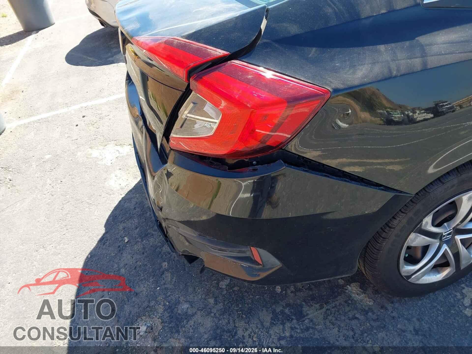 HONDA CIVIC 2018 - 2HGFC2F55JH508611