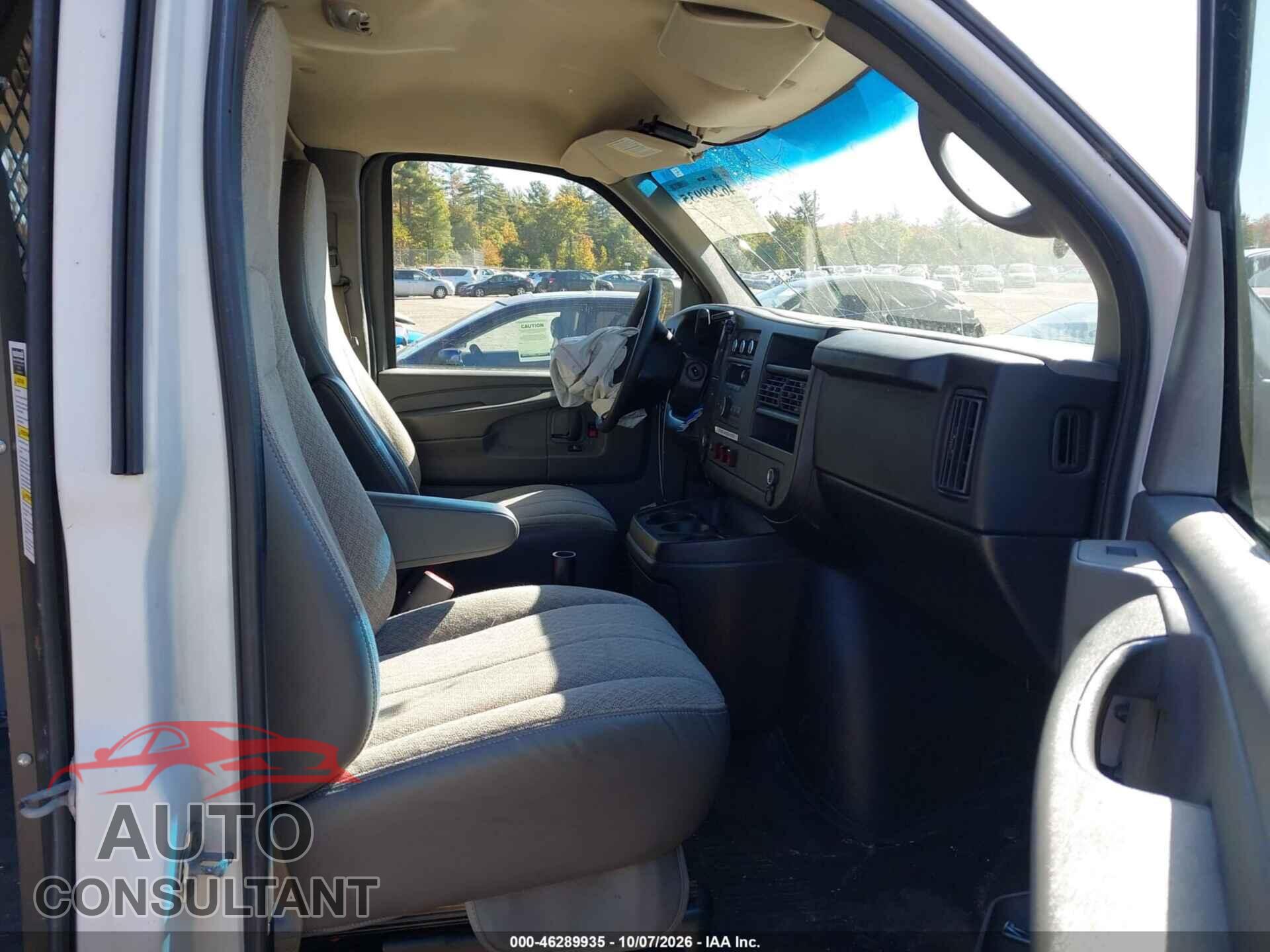 CHEVROLET EXPRESS 2500 2011 - 1GCWGFBA2B1160540