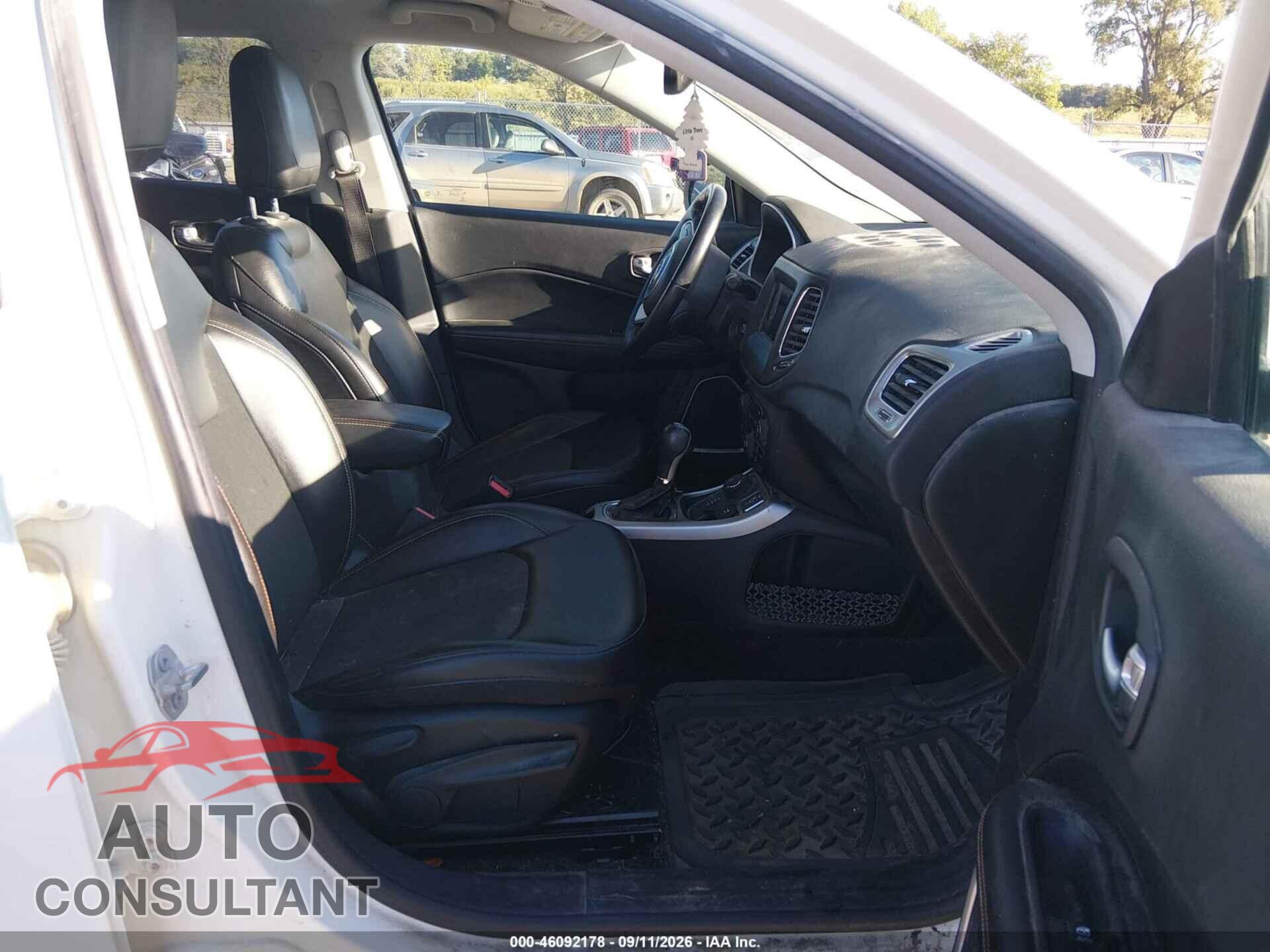 JEEP COMPASS 2018 - 3C4NJDBB8JT283843