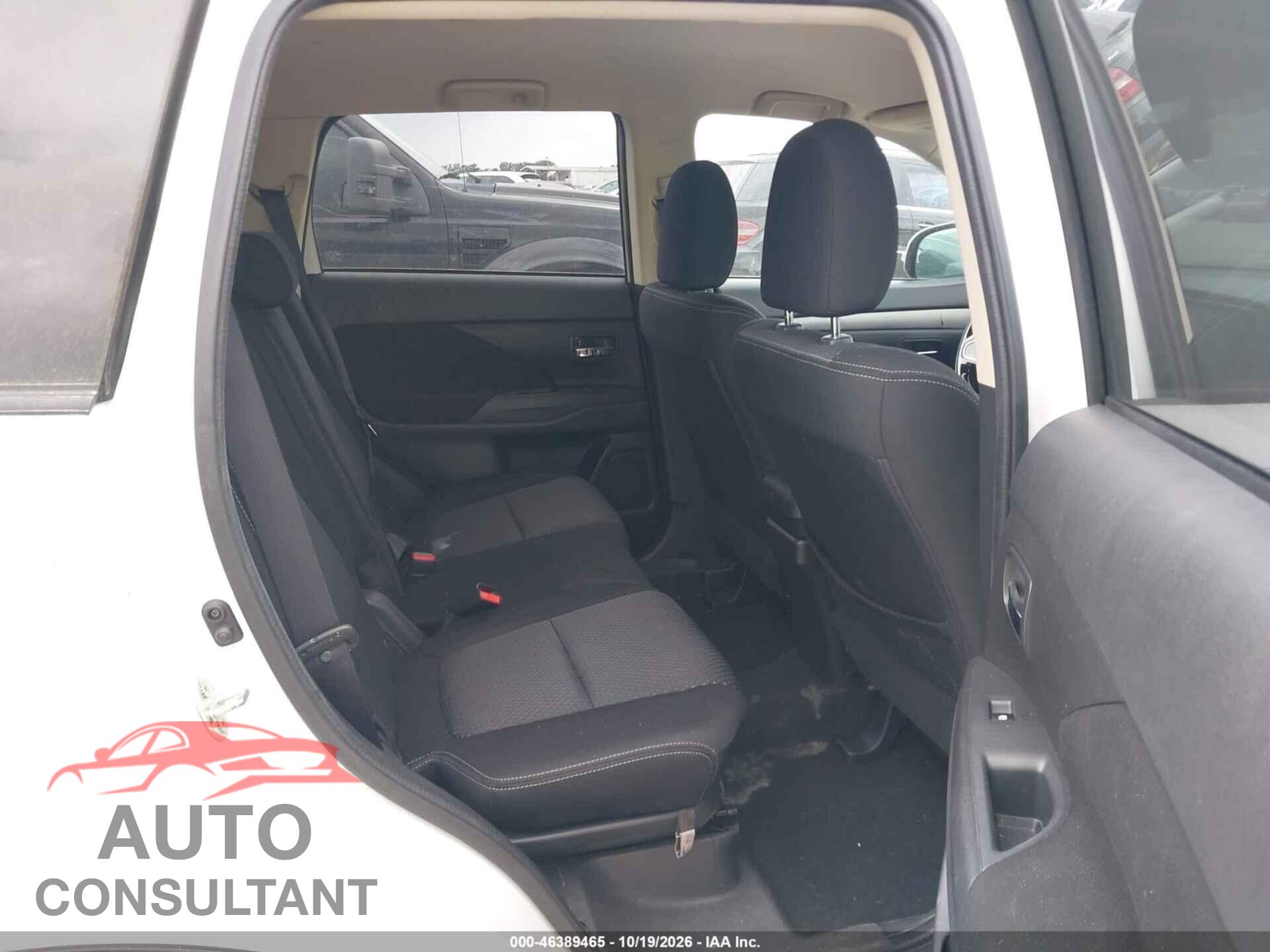 MITSUBISHI OUTLANDER 2017 - JA4AD3A38HZ005807