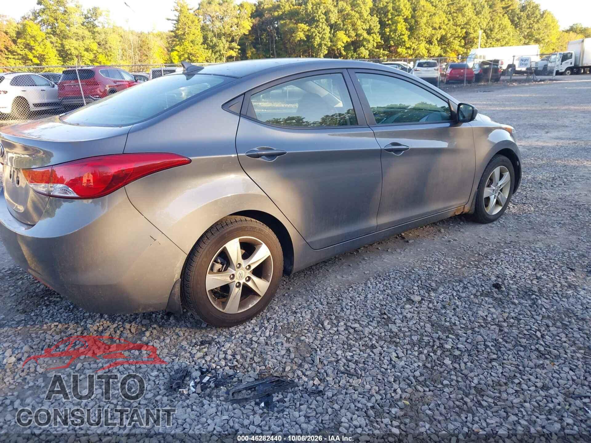 HYUNDAI ELANTRA 2012 - 5NPDH4AE0CH134994