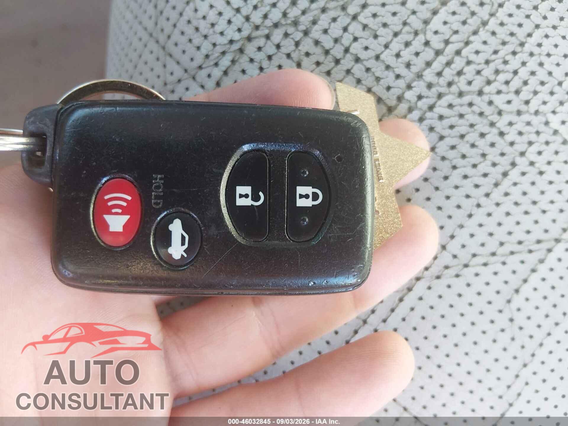 TOYOTA AVALON 2011 - 4T1BK3DB8BU378400
