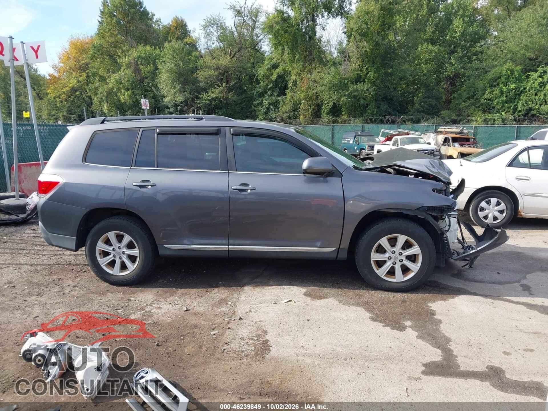 TOYOTA HIGHLANDER 2013 - 5TDBK3EH8DS228902
