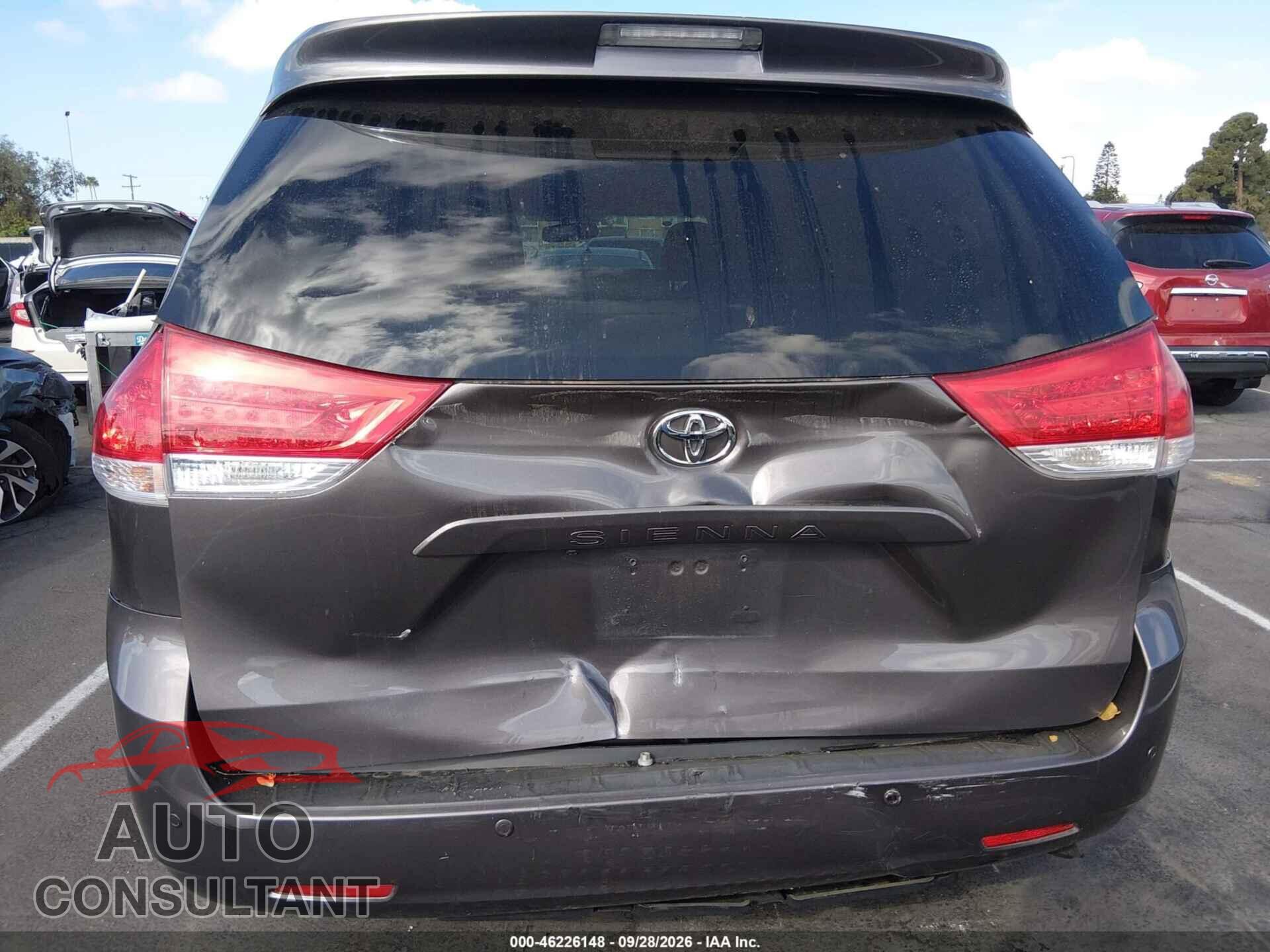 TOYOTA SIENNA 2012 - 5TDYK3DC3CS214811