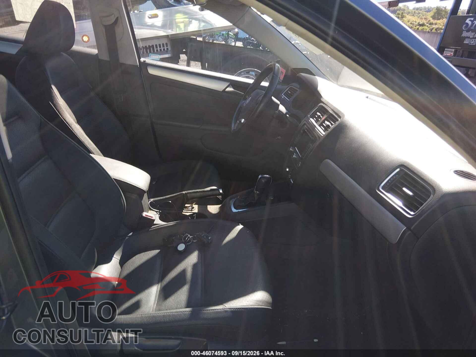 VOLKSWAGEN JETTA 2012 - 3VWLL7AJ5CM379418