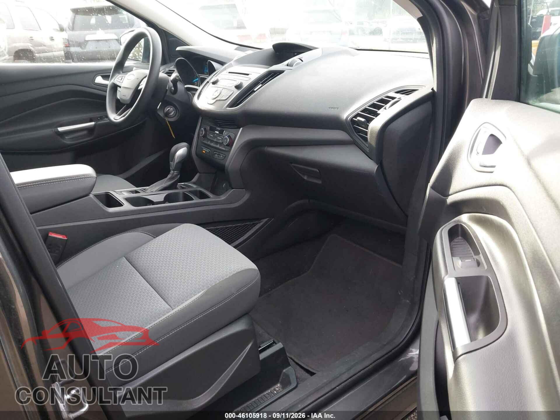 FORD ESCAPE 2018 - 1FMCU9GD1JUC38802